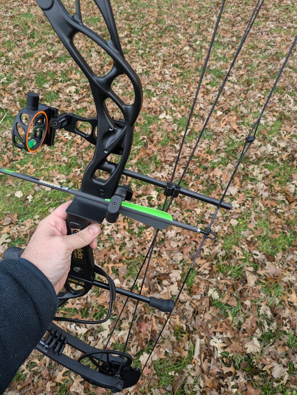 Sanlida Dragon X9 Ready to Hunt Compound Bow Kit for Adults, Archery Hunting Bow Package with 12 Carbon Arrows, Adjustable up to 70 lbs, No Bow Press Needed, Right Hand Only customer photo 1
