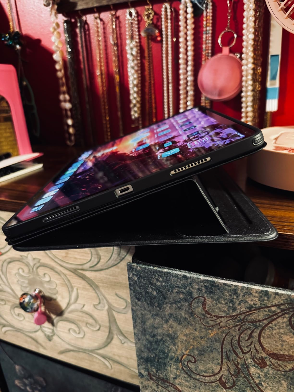 ESR for iPad Pro 12.9 Case (6th/5th Generation, 2022/2021), Removable Magnetic Cover with Apple Pencil Charging & Storage, Adjustable Portrait/Landscape Stand, 9 Standing Angles, Shift Series, Black customer photo 2