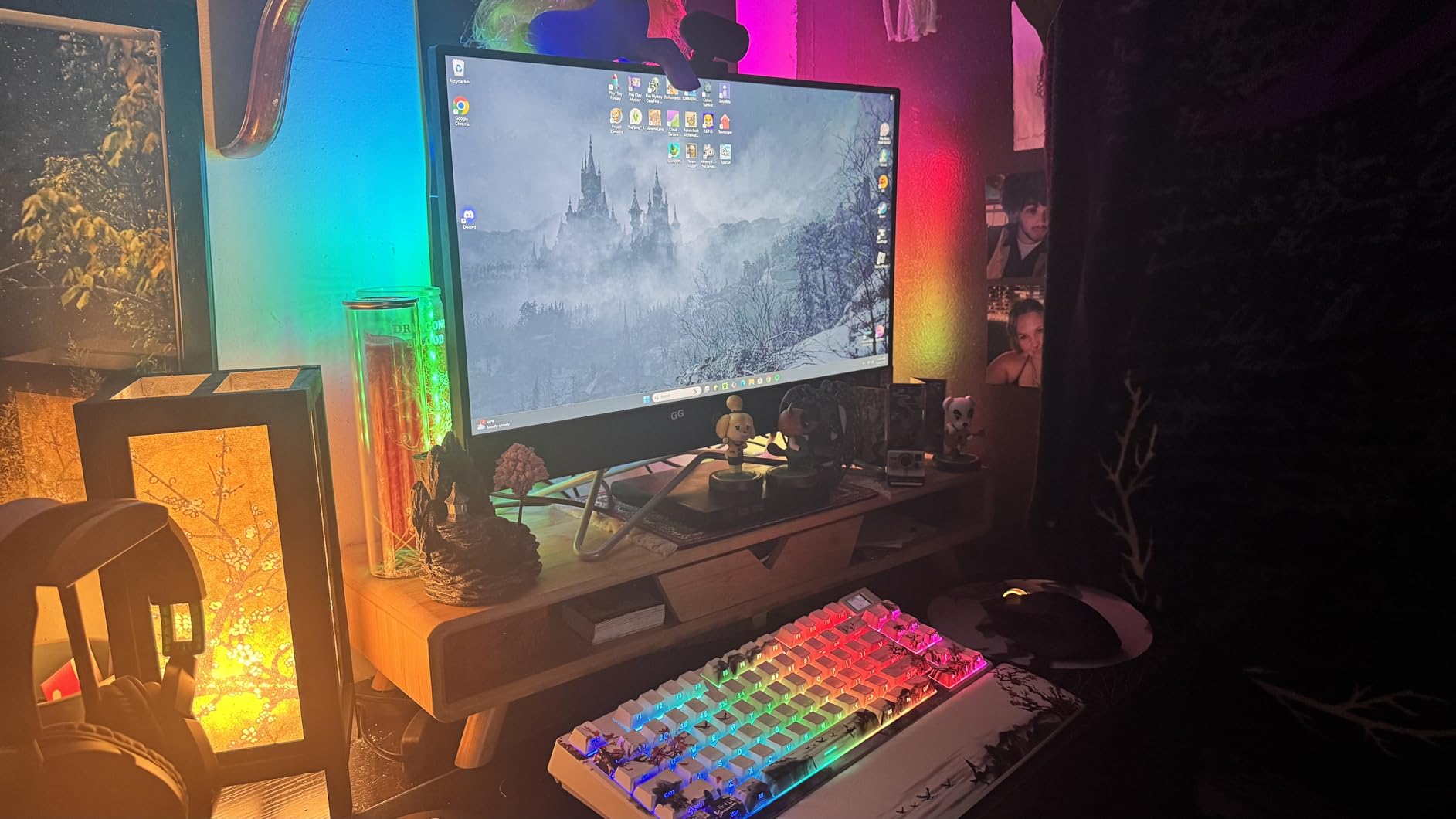 Monitor LED Backlights for PC & Mac, RGBIC LED Strip Lights that Sync with Screen Color or Music, Computer Light Bar Behind Monitor, LEDs for Desk Gaming, USB Port, Software Control (24 in) customer photo 1