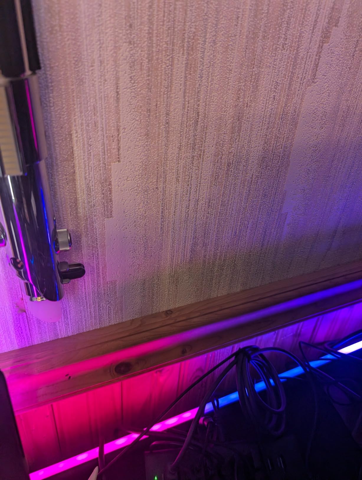 Philips Hue Large Smart Light Tube, Black - White and Color Ambiance LED Color-Changing Light customer photo 2