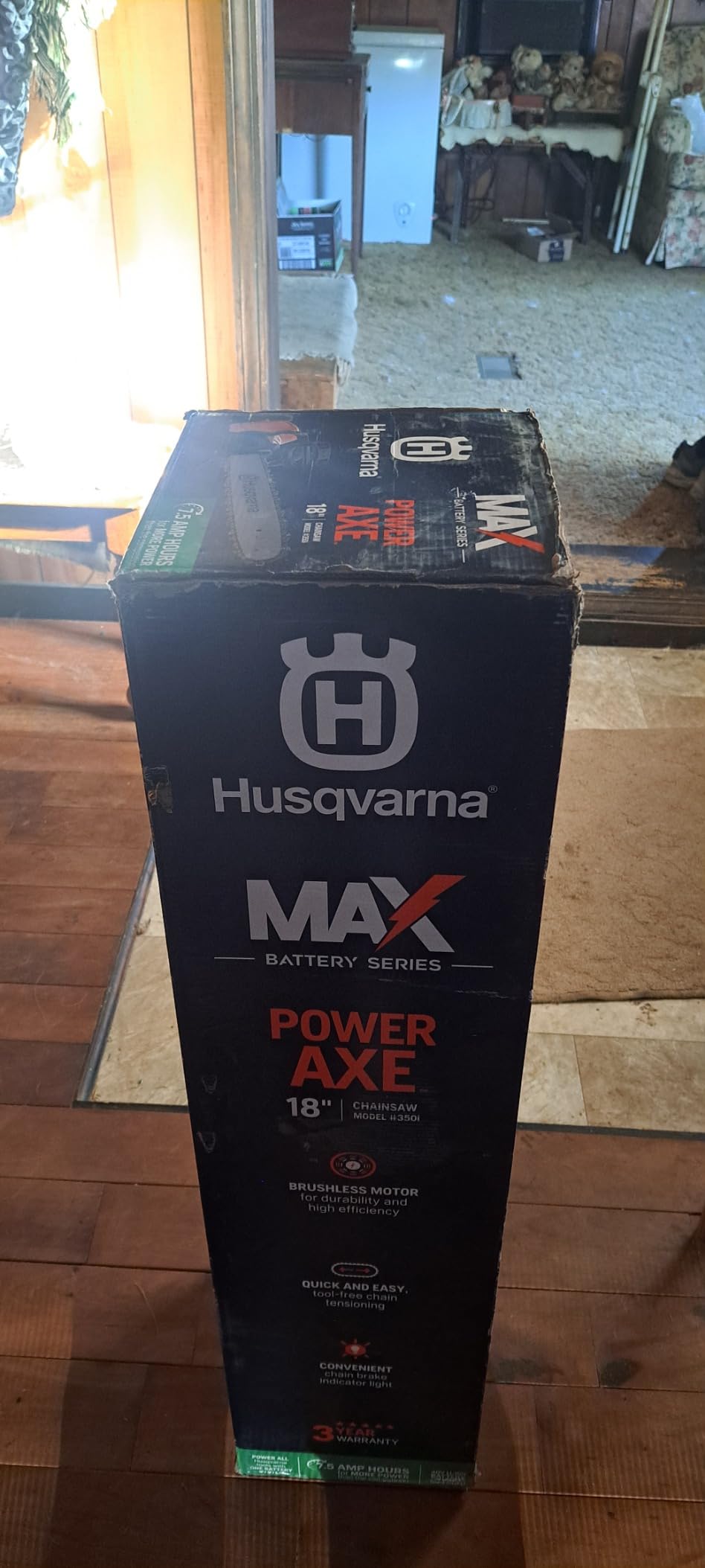 Husqvarna Power Axe 350i Cordless Electric Chainsaw, 18 Inch Chainsaw, Brushless Motor and Quiet Superior Cutting Power, 40V Lithium-Ion 7.5 Ah Battery and Charger Included, Gifts For Men, 970601202 customer photo 2