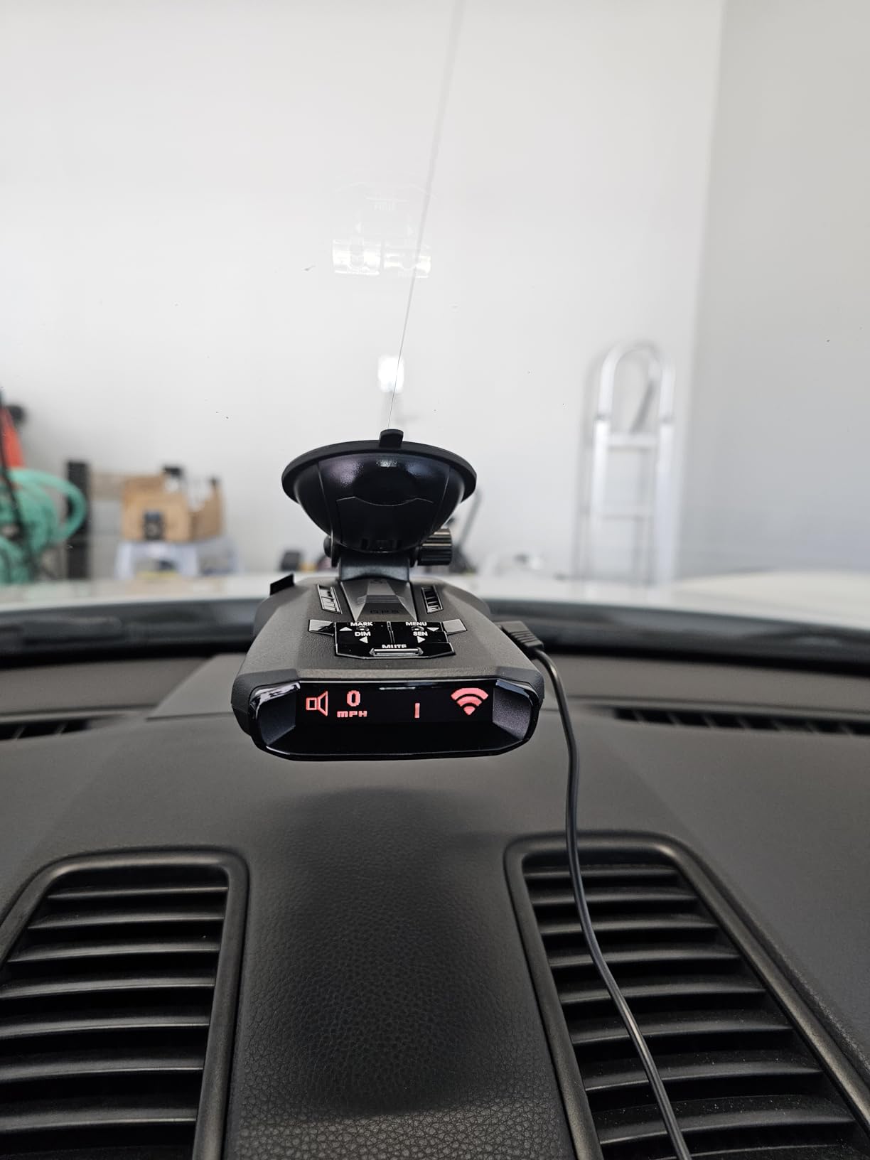 Cobra RAD 700i Laser Radar Detector, Premium Detection Range | AutoLearn Intelligence, Advanced Filtering Software, Apple CarPlay and Android Auto Compatible customer photo 2