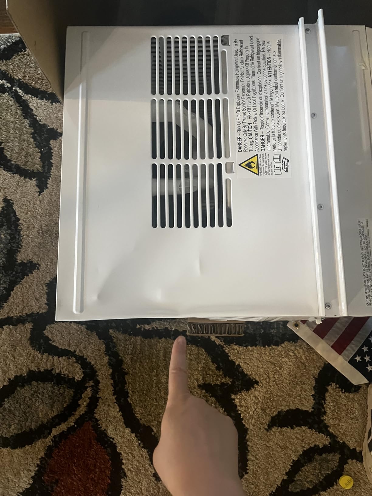 Frigidaire 12,000 BTU Window Air Conditioner with Remote Control, Cools Up to 550 Sq. Ft., Quiet Operation, Eco Mode, 3 Fan Speeds, Auto Restart, White customer photo 1