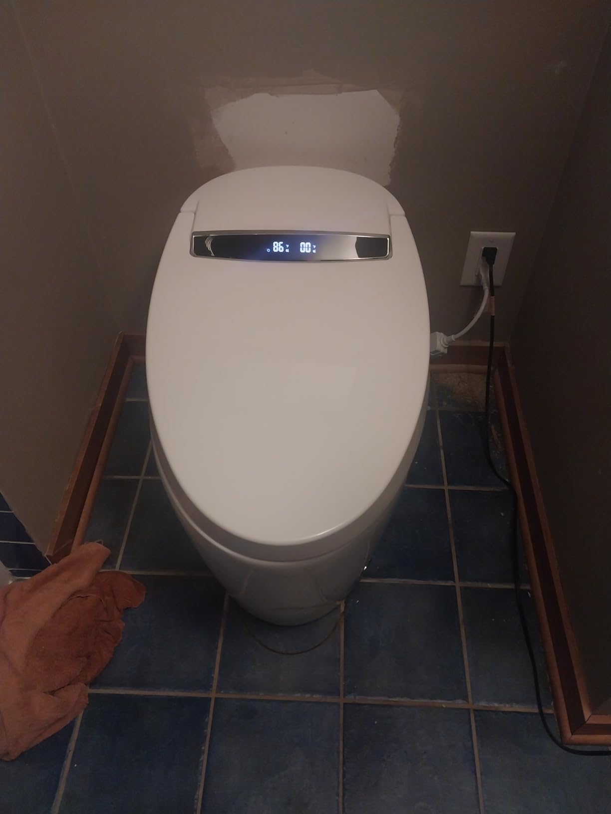 LOUPUSUO Smart Toilet with Bidet Built In with Warm Water Sprayer and Dryer customer photo 1
