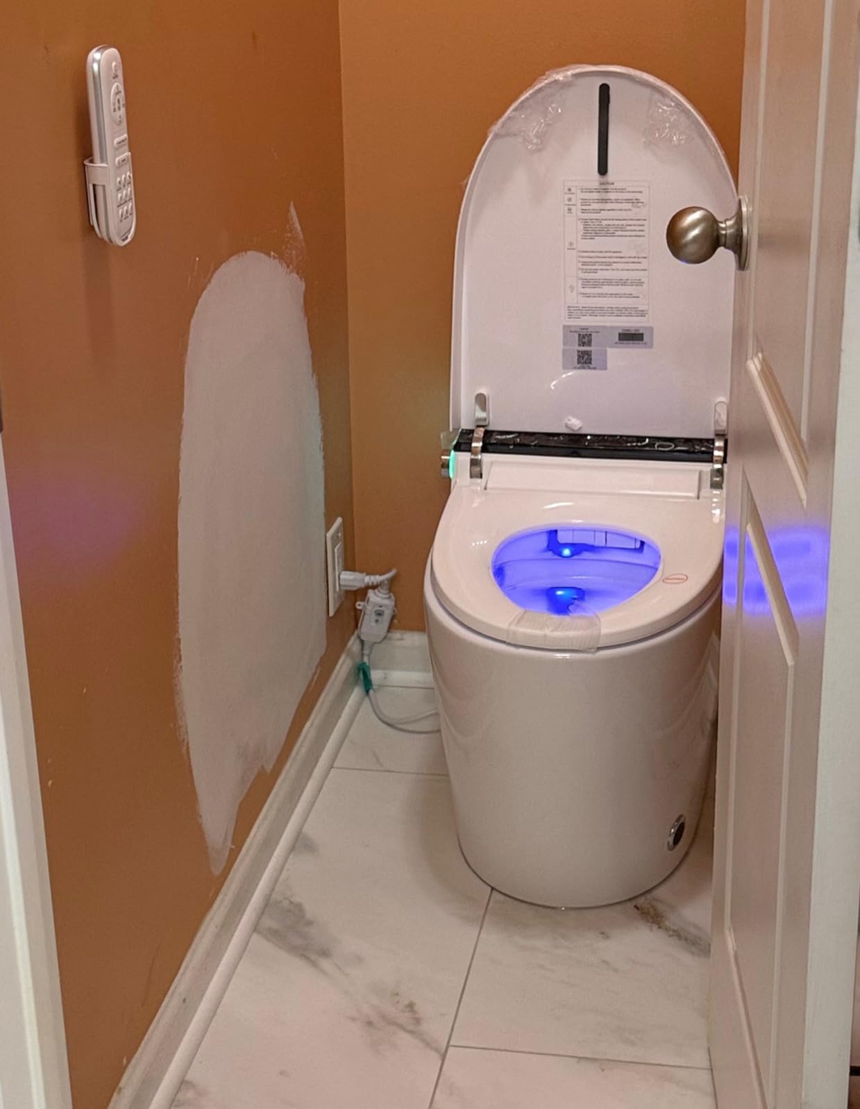 LOUPUSUO Smart Toilet with Bidet Built In with Warm Water Sprayer and Dryer customer photo 2