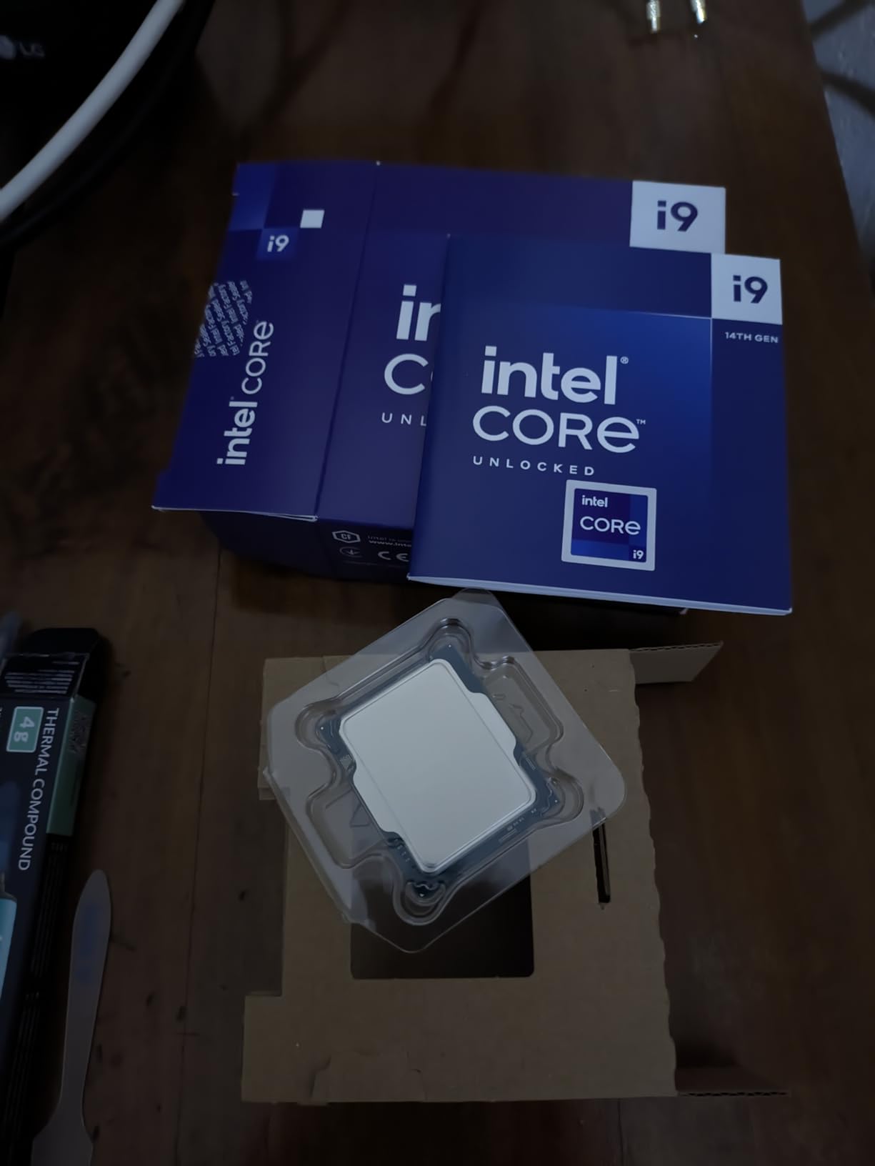 Intel Core i9-14900K Desktop Processor 24 cores (8 P-cores + 16 E-cores) up to 6.0 GHz customer photo 1