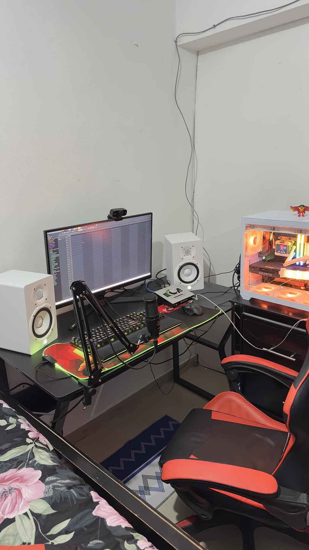 Yamaha HS3 Powered Studio Monitor in Black, Pair (HS3 B) customer photo 1