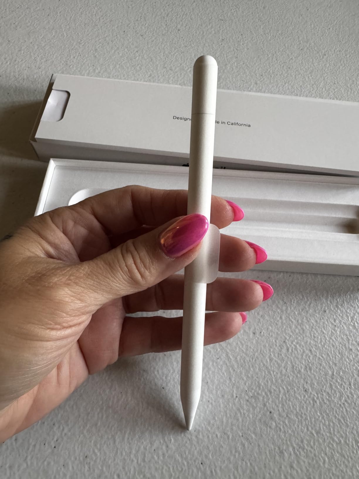 Apple Pencil (USB-C) - Pixel-Perfect Precision, Tilt Sensitivity, Charges and Pairs with USB-C customer photo 2