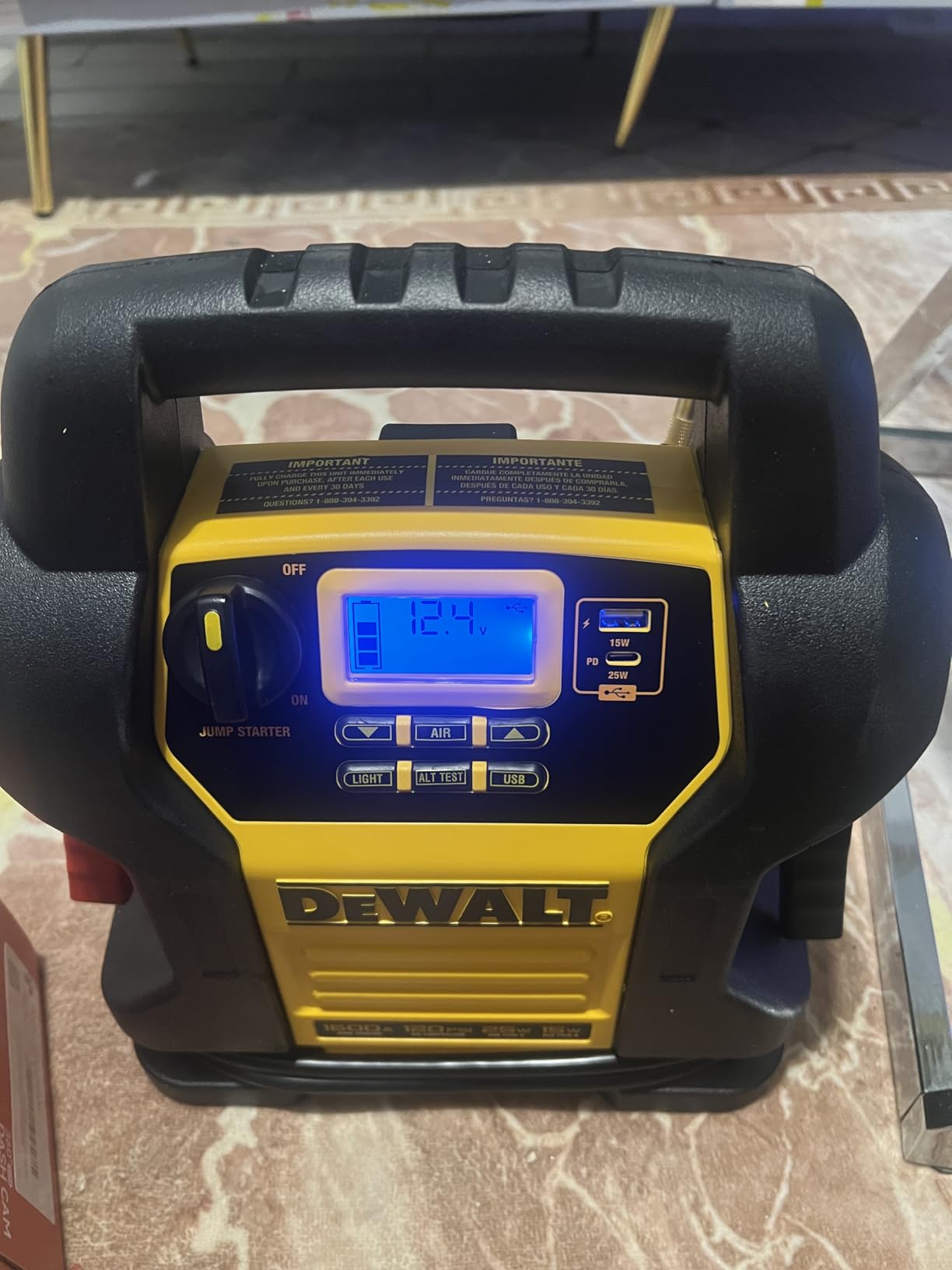 DEWALT Jump Starter DXAEJ14 1600 Amps with Compressor | Portable Power Station with 15W USB-A and 25W USB-C Power customer photo 2