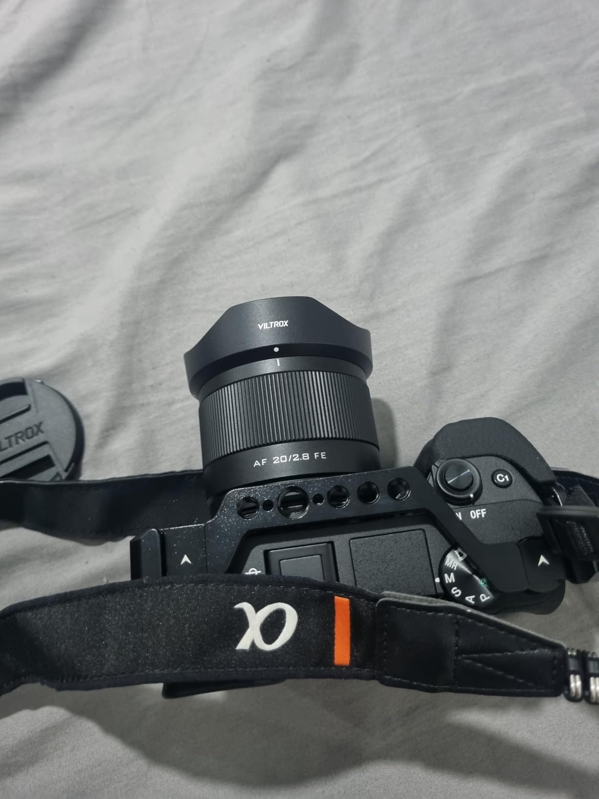 VILTROX 20mm f2.8 FE, 20mm f/2.8 e-Mount Full Frame AF Lens for Sony e Mount, Prime Wide Angle Lens customer photo 1