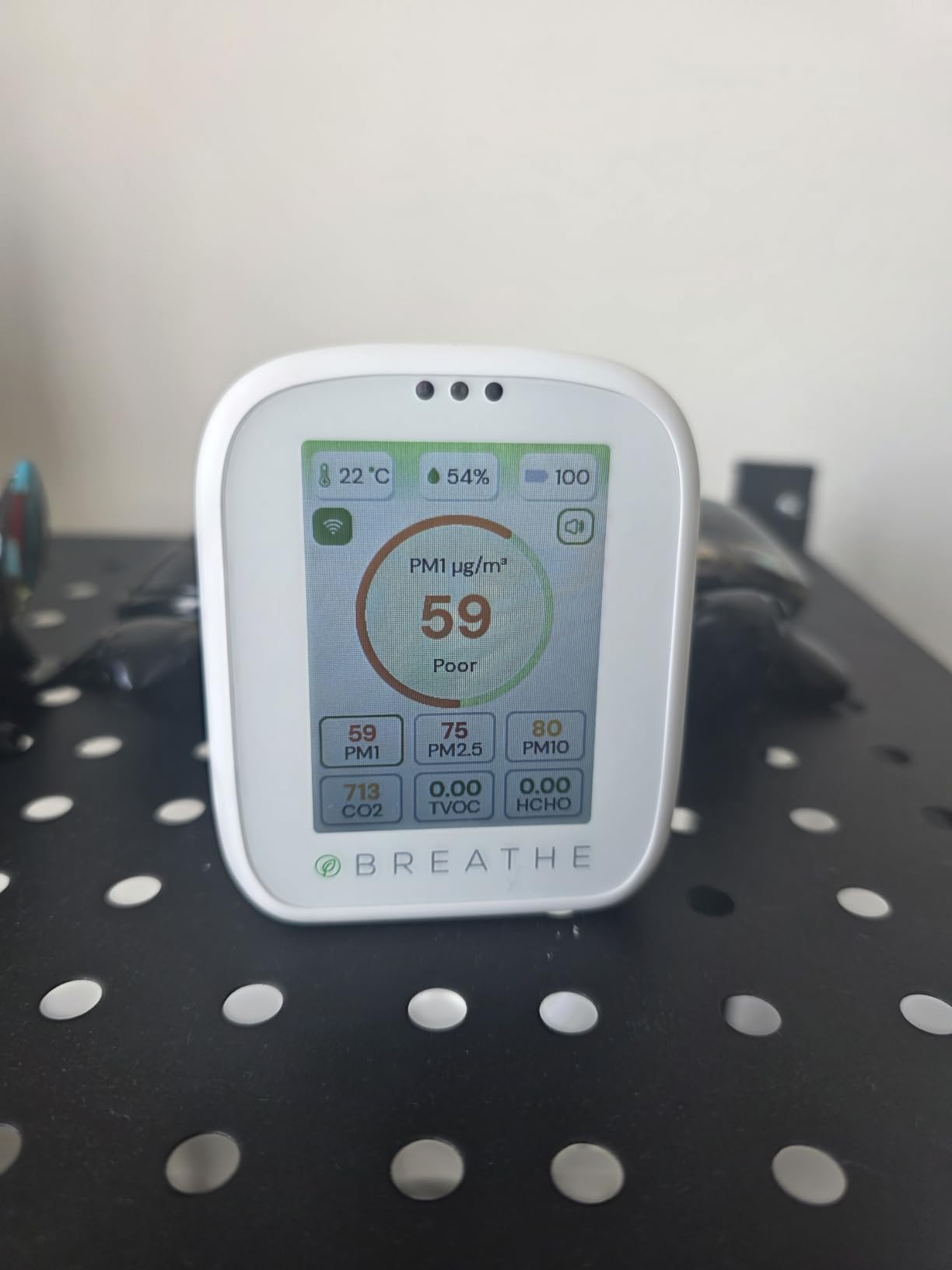 BREATHE Airmonitor Plus Indoor Air Quality Monitor w/CO2, PM & App. Gen 2. | Professional-Grade NDIR Sensor, PM1, PM10, TVOC, Formaldehyde, Smart Alerts, 90-Day History, CSV Export. 6 Hour Battery Life. customer photo 2