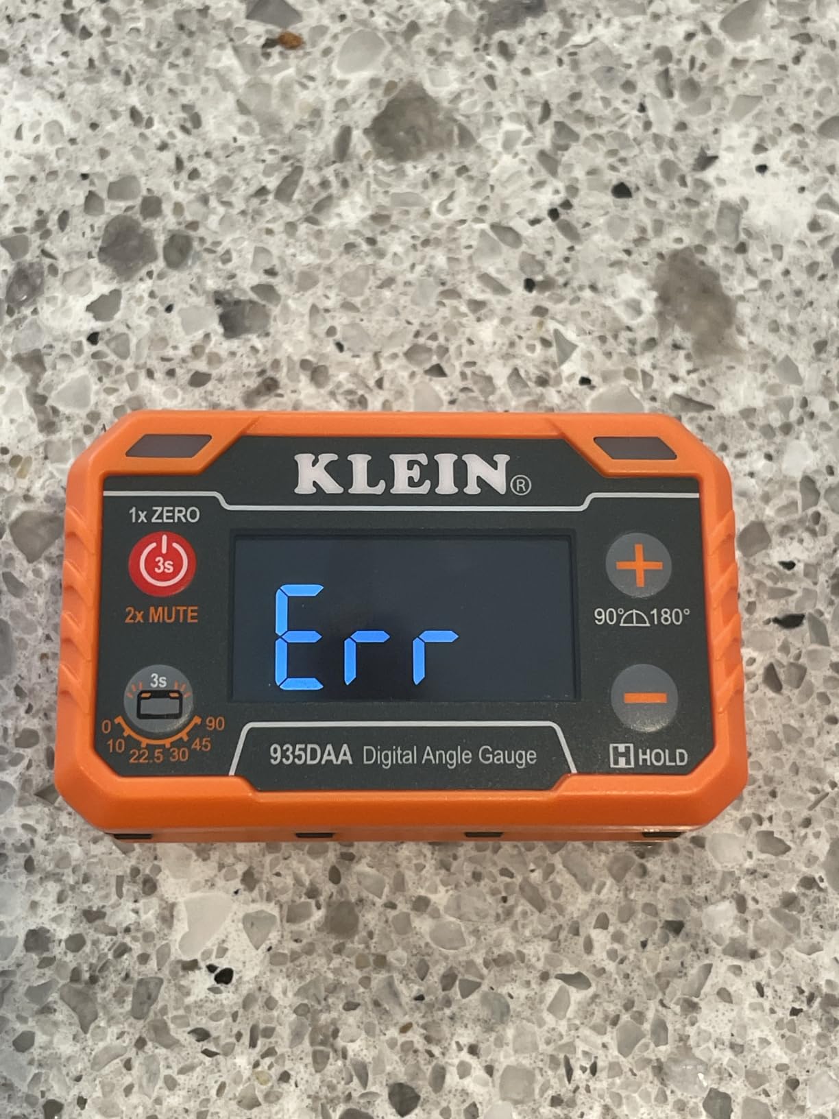 Klein Tools 935DAA Digital Electronic Level and Angle Gauge, LED Alert | Measure and Set Angles, 0-90 and 0-180 Degree Ranges customer photo 1