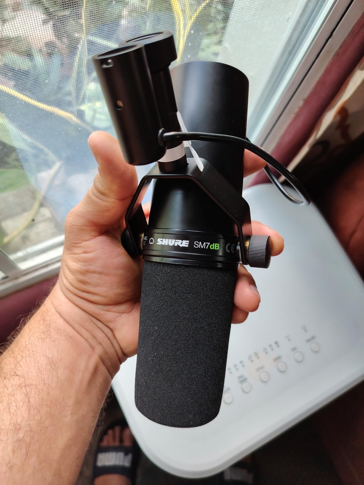 Shure SM7dB Dynamic Vocal Microphone w/Built-in Preamp for Streaming, Podcast, & Recording with Detachable Windscreen and 20ft XLR Cable customer photo 2