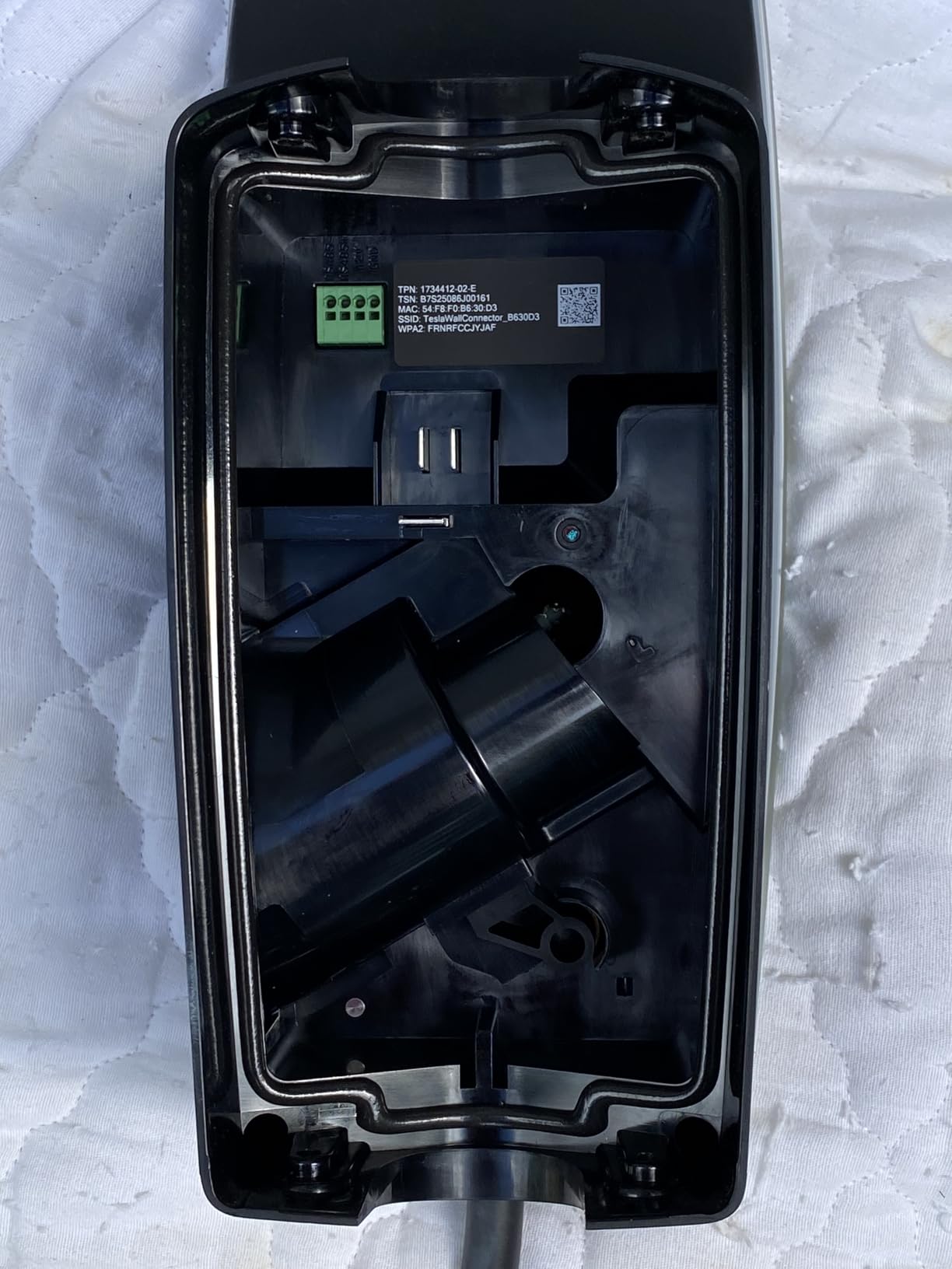 Tesla Universal Wall Connector - Electric Vehicle (EV) Charger with Dual Plug Type - Compatible for All North American EVs - Level 2 - up to 48A with 24' Cable customer photo 2
