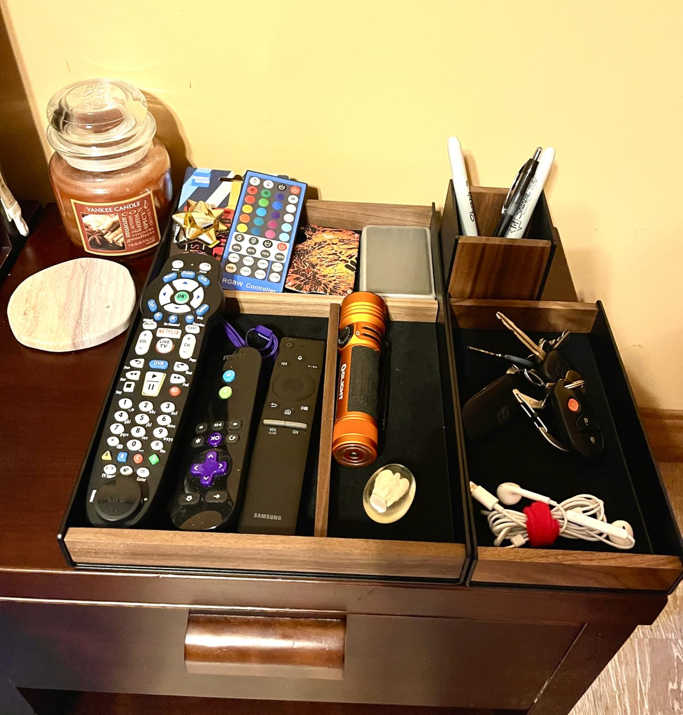 UPERGO Desk Organizer Tray Pen and Pencil Holder Set, Solid Walnut, Aluminum Accent, Aesthetic Desk Accessories customer photo 1