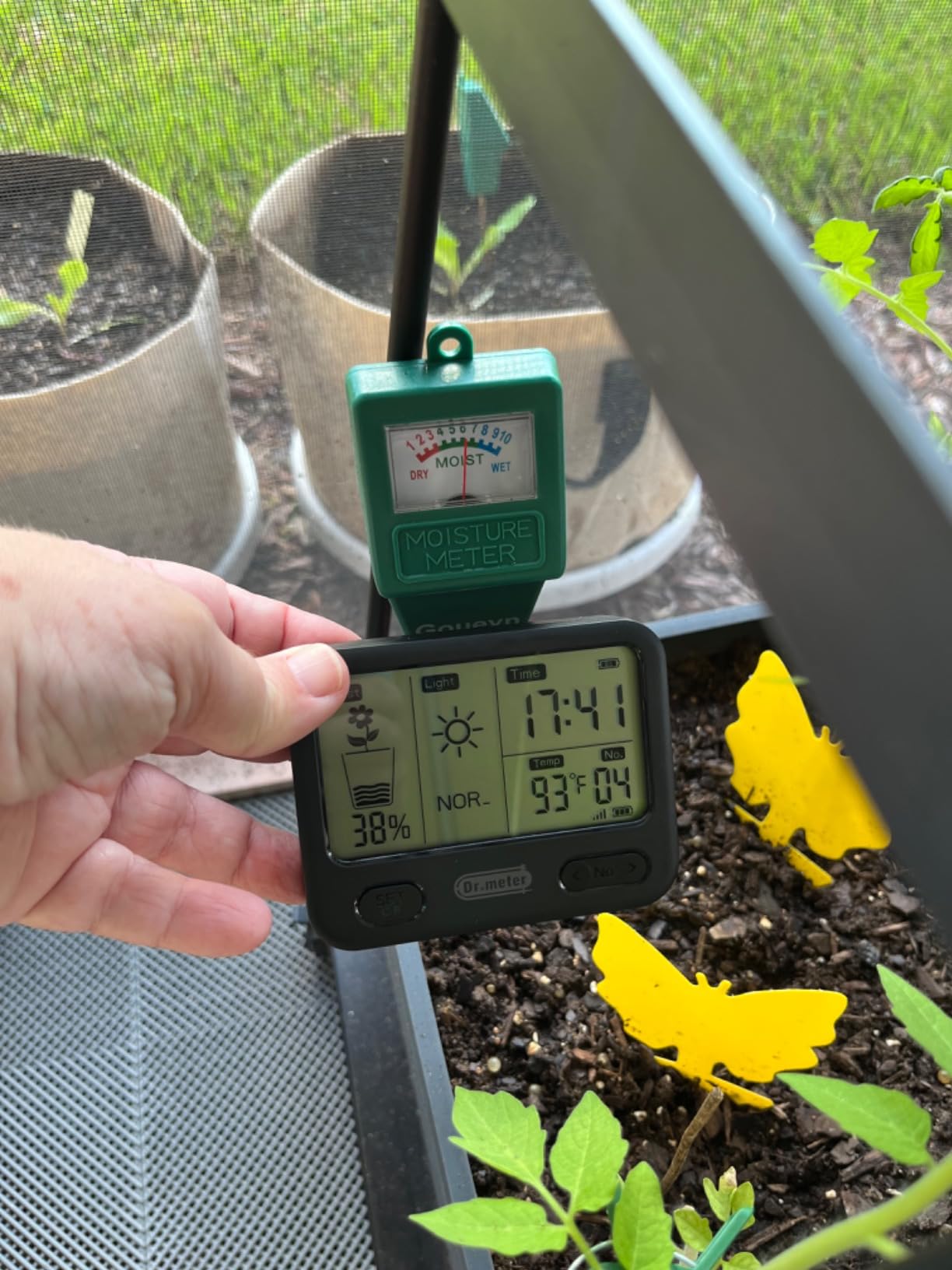 Dr.meter 4-in-1 Soil Moisture Meter 300ft Wireless Soil Tester Sensor | Temperature/Light/Time/Soil Hygrometer Monitor with Digital LCD Display for Indoor Outdoor Plants Garden Lawn Gardening Gifts customer photo 1