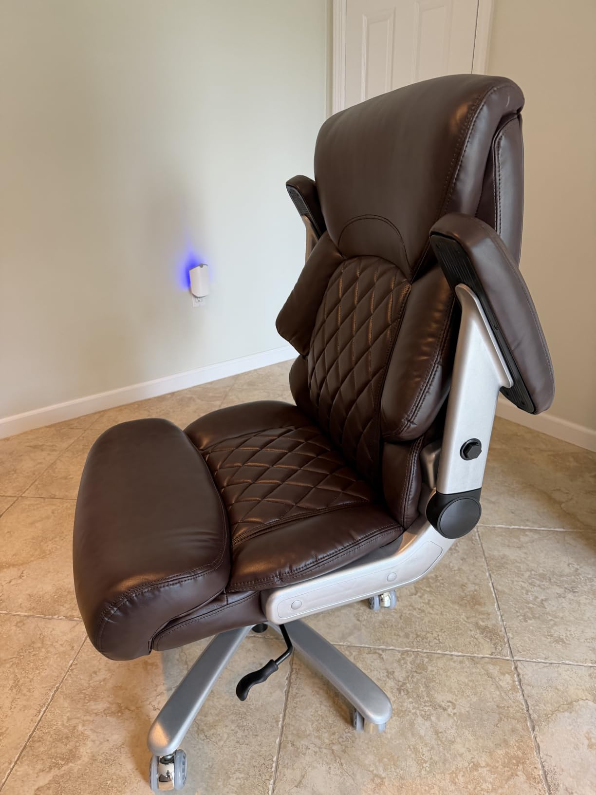 Big and Tall Office Chair for Heavy People, 500LBS High Back Extra Wide Heavy Duty Executive Office Chair Comfortable for Home Office, Large Computer Desk Chair with Adjustable Lumbar Support Black customer photo 2