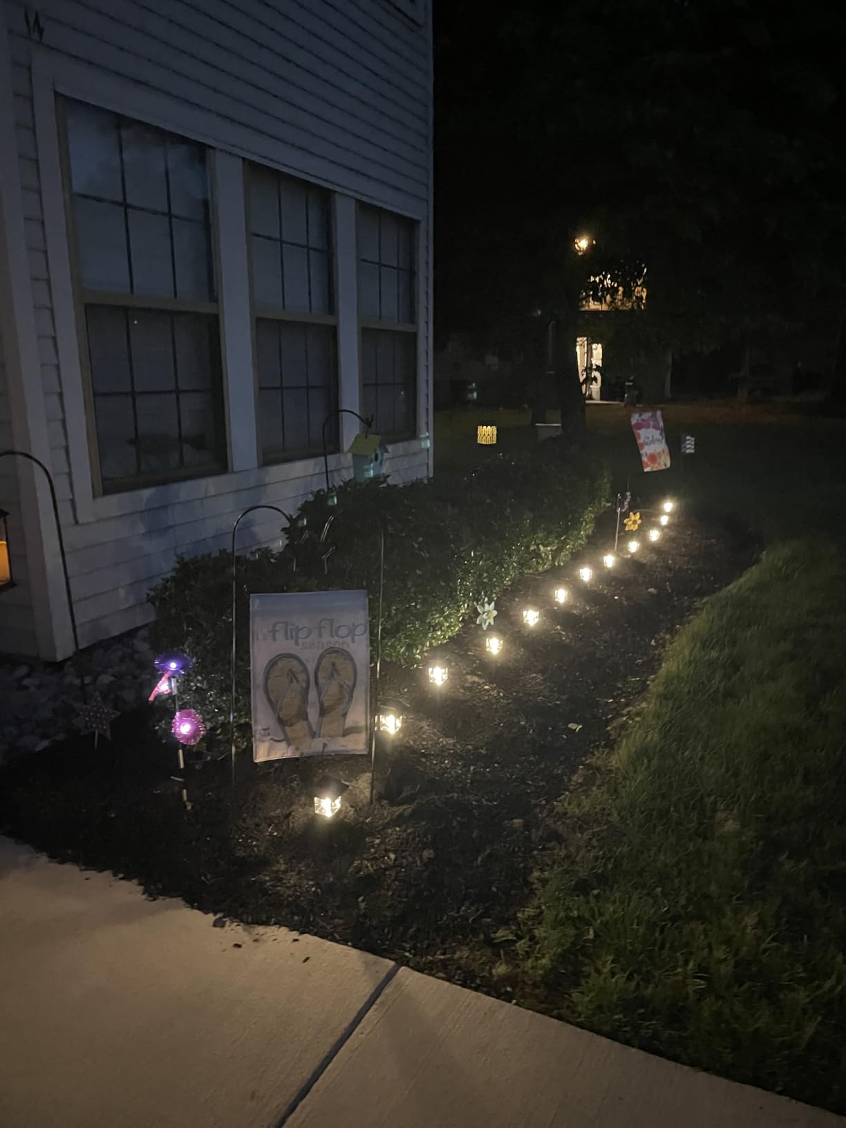 Greluna Solar Lights Outdoor,12 Pack 3000K Waterproof Auto On/Off Solar Pathway Lights for Your Garden, Landscape, Path, Yard, Patio, Driveway,Walkway Decor | Auto On/Off Waterproof Landscape Lights for Garden, Walkway, Yard, Patio & Driveway customer photo 1