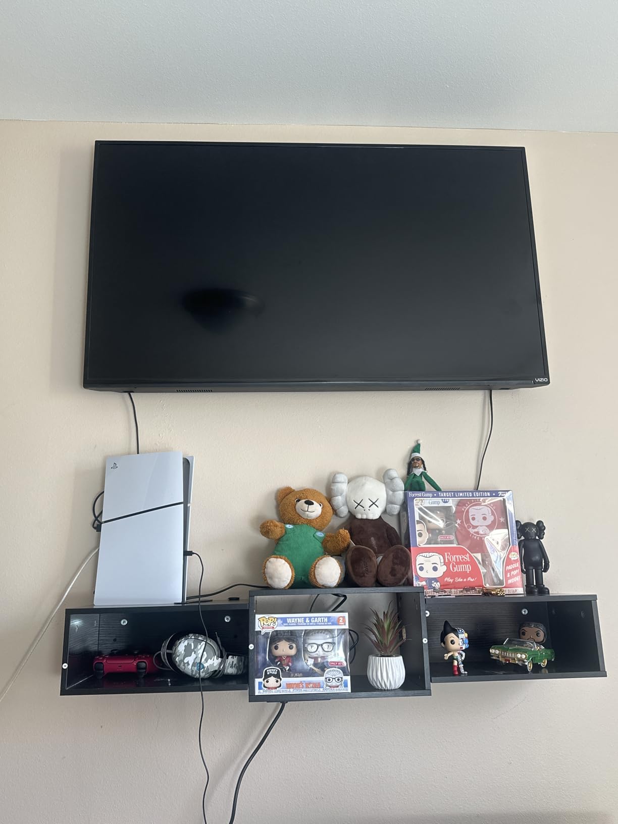 IBUYKE Floating TV Stand Wall Mounted with Power Outlet, Modern Wood Wall Mounted Media Console Shelf, Floating Entertainment Center for Under TV Storage for Living Room Bedroom Office, Black WST001B customer photo 2