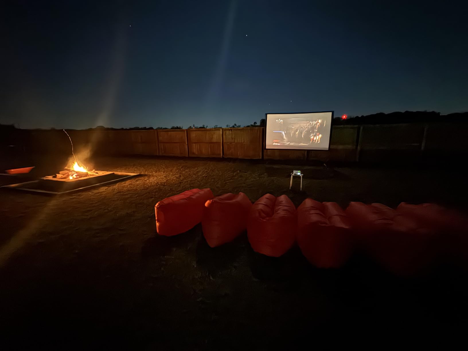 VEVOR Projector Screen with Stand, 120 inch 16:9 4K 1080 HD Outdoor Movie Screen with Stand, Wrinkle-Free Projection Screen with Tripods and Carry Bag, for Home Theater Cinema Backyard Movie Night customer photo 1