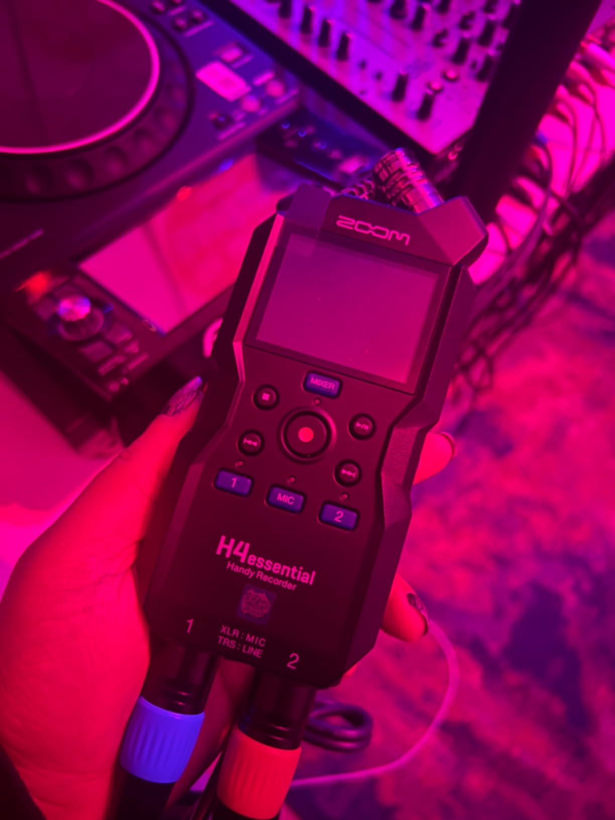 Zoom H4 Essential Handheld Recorder for Musicians, Podcasters & Filmmakers with Stereo Microphones, 2 XLR/TRS Inputs, 4 Tracks of 32-Bit Float Recording, & USB Audio Interface | 2 Xlr and Trs Combo Inputs with Phantom, USB-C 4-In/2-Out, SDXC Up to 1TB customer photo 1