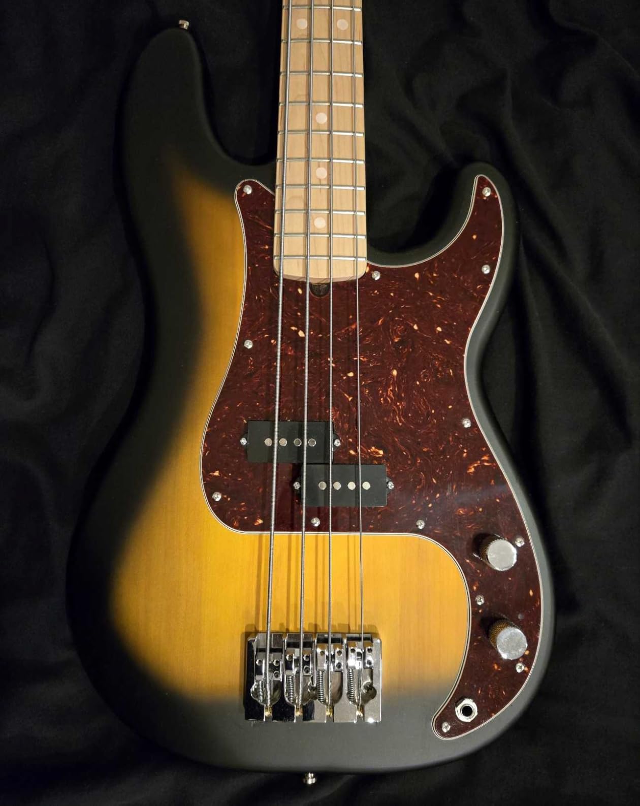 Fender Squier Debut Series Precision Bass Guitar, Beginner Guitar, with 2-Year Warranty, Includes Free Lessons, Black with Matte Finish customer photo 2