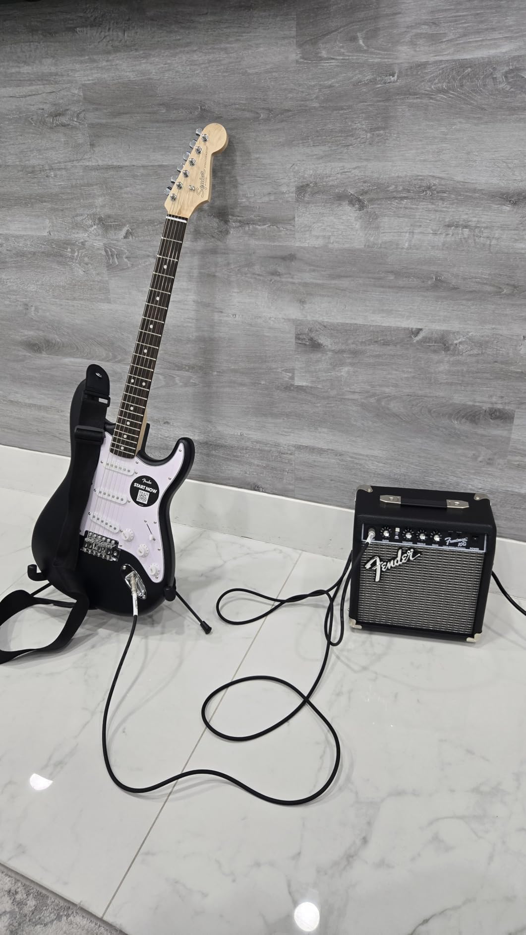 Fender Squier Debut Stratocaster Beginner Electric Guitar Kit, Matte Black | Complete starter pack with Frontman 10G amp, padded gig bag, strap, free lessons, 2-year warranty included customer photo 2
