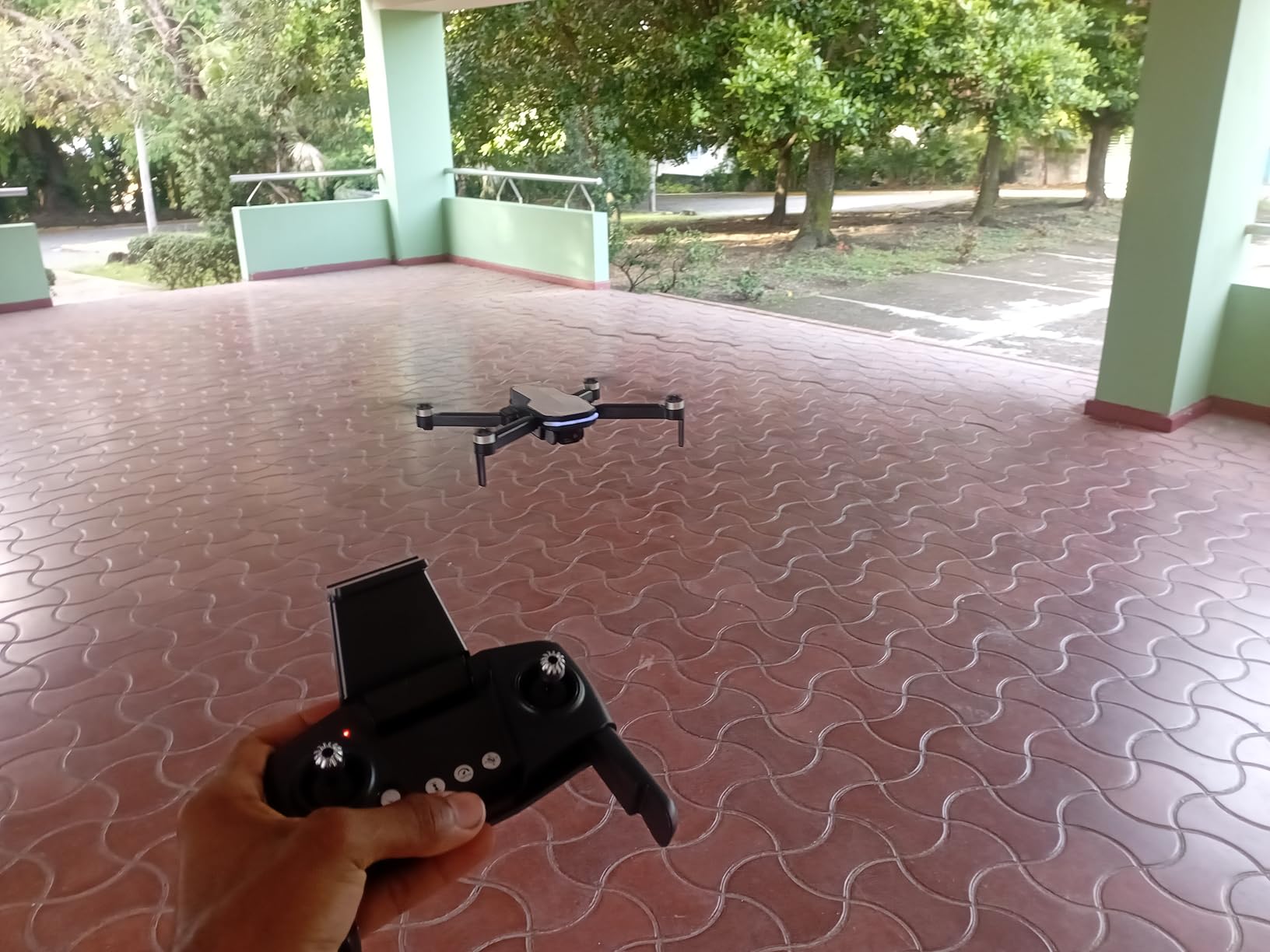 Holy Stone FPV Drone with 1080P HD Camera for Beginner Adults and Kids, HS280D Foldable RC Quadcopter with Brushless Motor, Optical Flow, Tap Fly, Voice Control, Gesture Selfie, 2 Modular Batteries customer photo 1