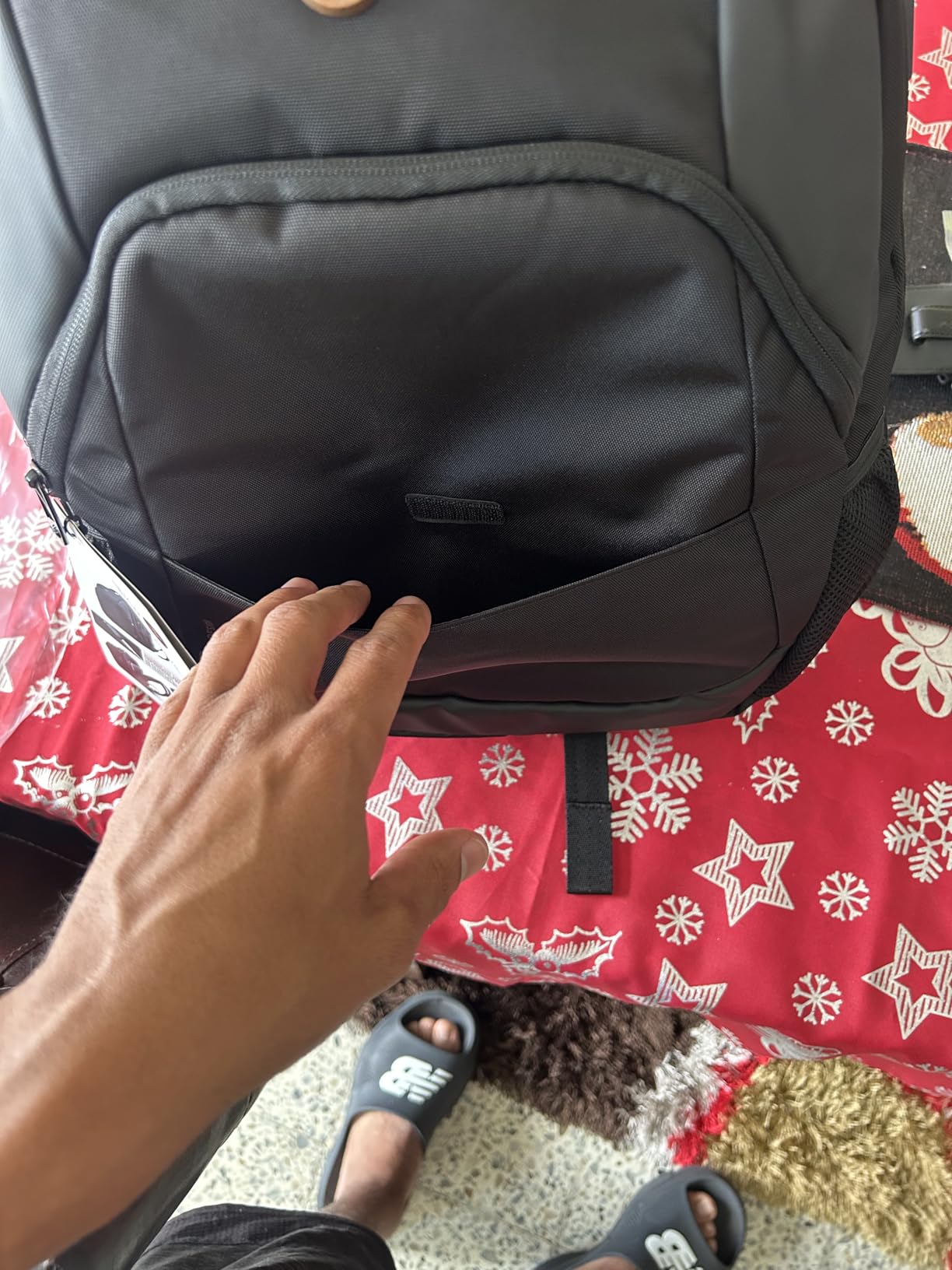 Swissdigital Design Travel Laptop Backpack, College Laptops Backpack with USB Charging Port for Men and Women Fits 16 Inch Notebook, Black | SD1670-01 customer photo 2