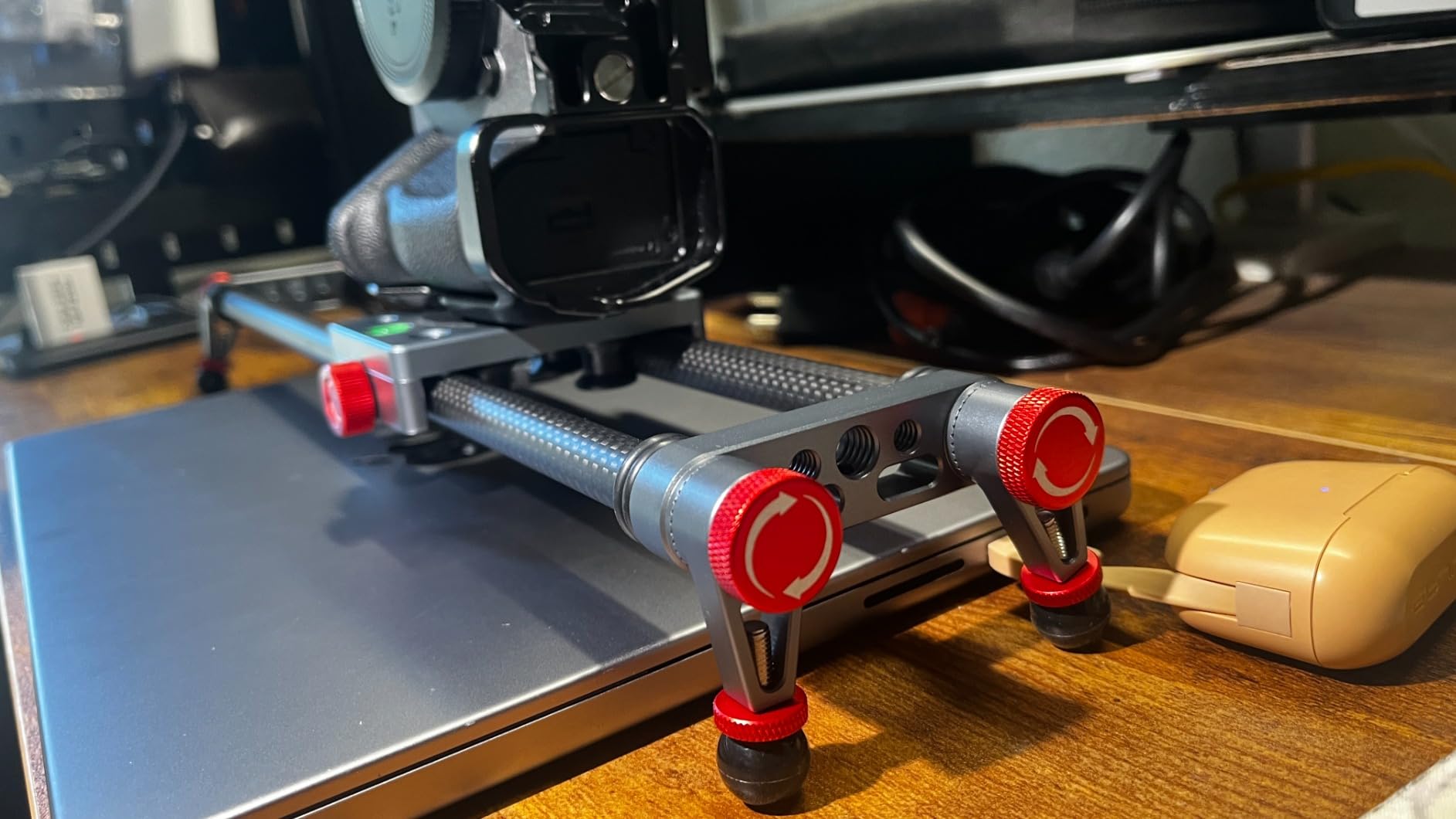 NEEWER 16in/40cm Carbon Fiber Camera Slider with 360 Degree Ball Head/Phone Clamp/Action Camera Mount, Dolly Rail Track with 4 Bearings & Adjustable Legs, Compatible with GoPro Insta360 iPhone Android, CS1M customer photo 2