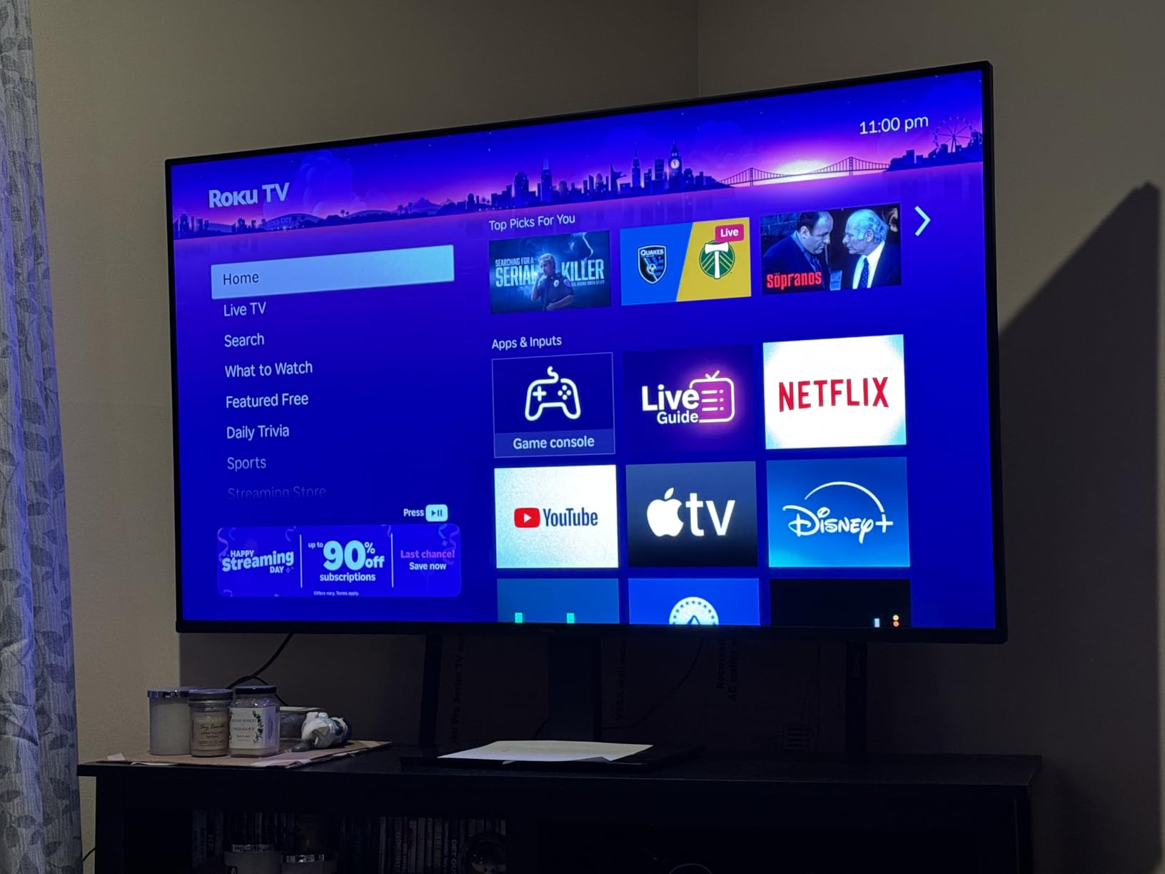 Roku Smart TV - 55-Inch Pro Series 4K QLED RokuTV with Backlit Roku Voice Remote Pro, Dolby Vision IQ, 120Hz Refresh Rate - Live Local News, Sports, Gaming customer photo 1