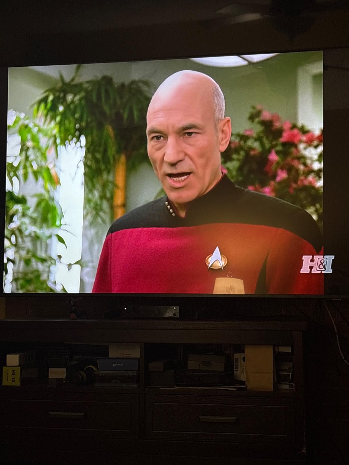 Samsung 85-Inch Class Crystal UHD 4K DU7200 Series HDR Smart TV w/Object Tracking Sound Lite, PurColor, Motion Xcelerator, Mega Contrast, Q-Symphony (UN85DU7200, 2024 Model) customer photo 2