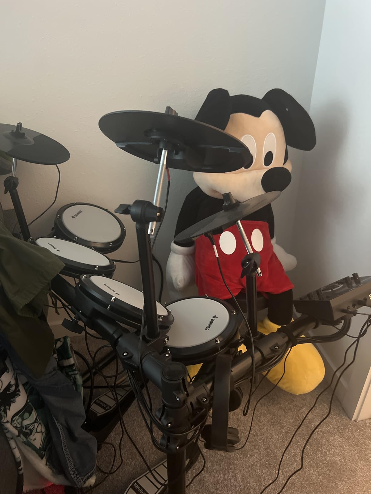 Electric Drums, Donner DED-200 LITE Electronic Drum Kit for Beginner with 450+ Sounds, USB MIDI, Quiet Mesh Pads, Throne, Headphones, Sticks and 40 Melodics Lessons customer photo 2