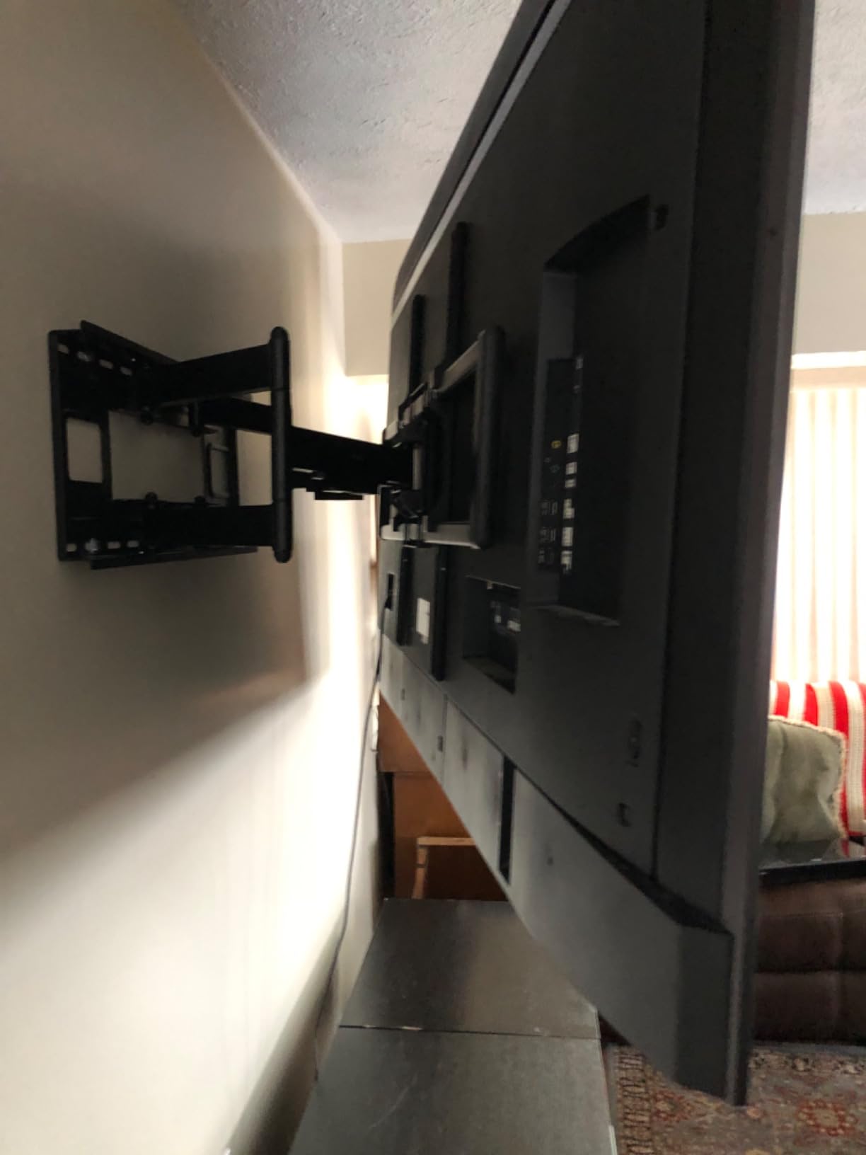 Mount-It! Heavy Duty XXL Full Motion TV Wall Mount for Extra Large TVs, max VESA 900x600, Holds up to 264lb, Swivel Tilt Extension Adjustable TV Mount for 60