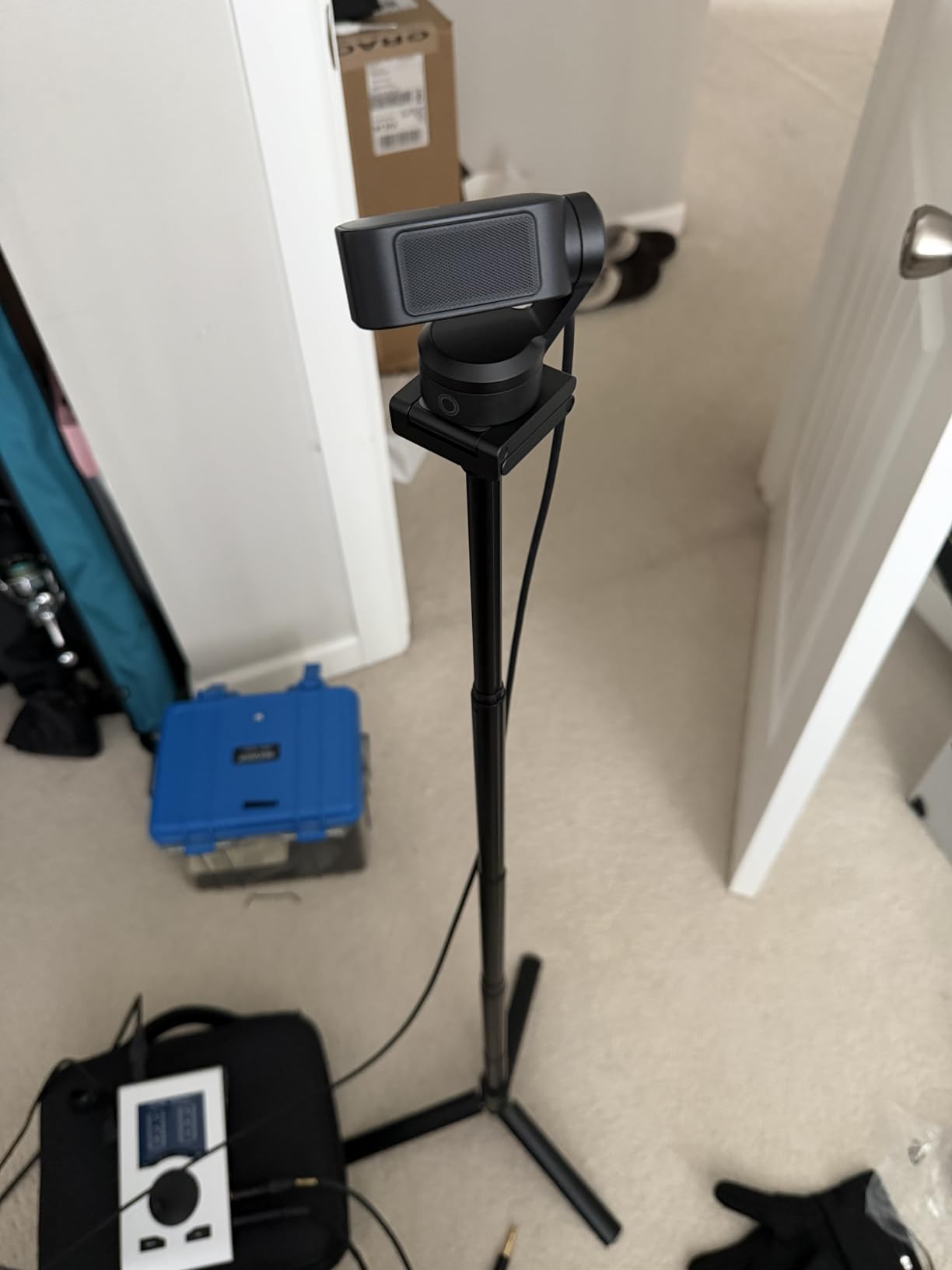 ULANZI TT52 2-in-1 Invisible Selfie Stick + Tripod Extension Pole - 59in with Action Adapter customer photo 1