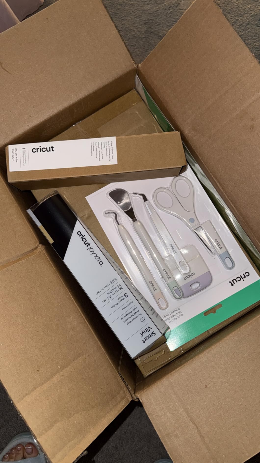 Cricut Joy Xtra Smart Cutting Machine | Vinyl Starter Kit customer photo 1