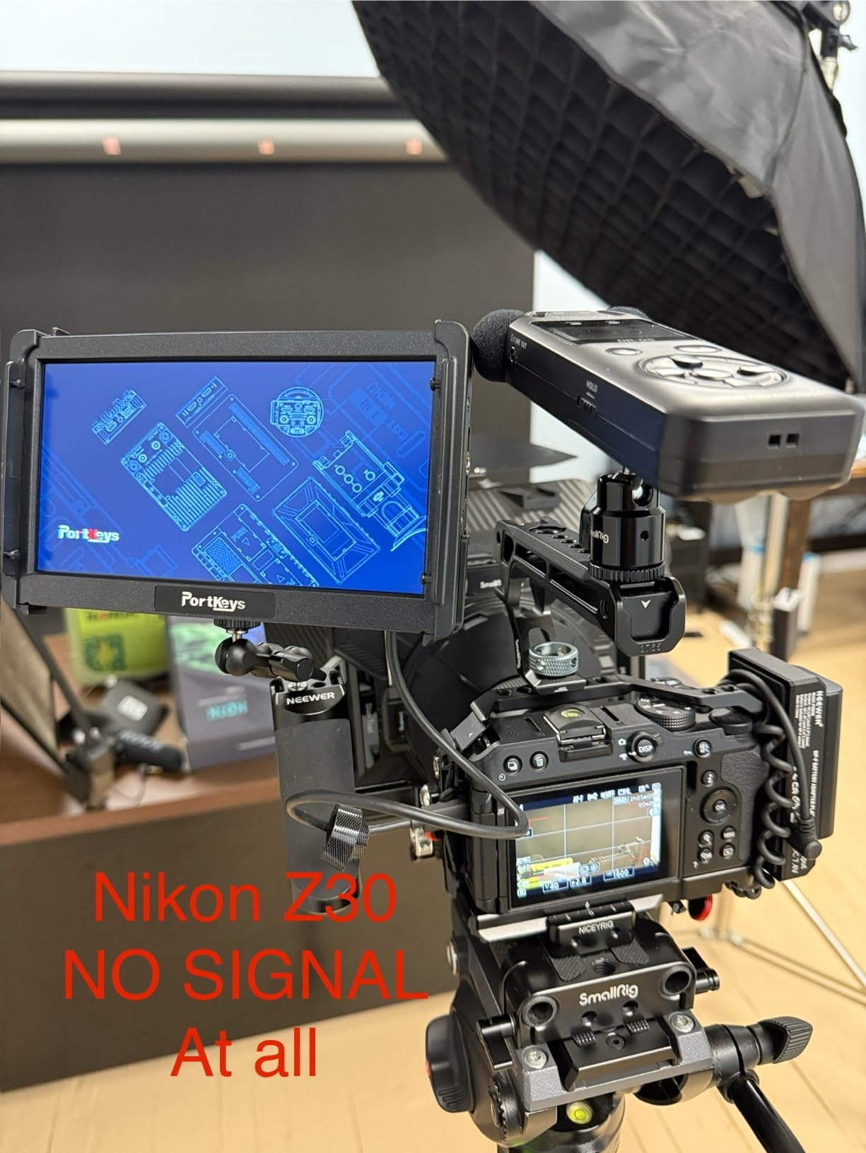 Portkeys HD7H 1000nit DSLR Camera Field Monitor 7 Inch 1280x720 IPS Camera Monitor Support 4K30p HDMI Input with Top Shortcut Keys and Sunshade customer photo 2
