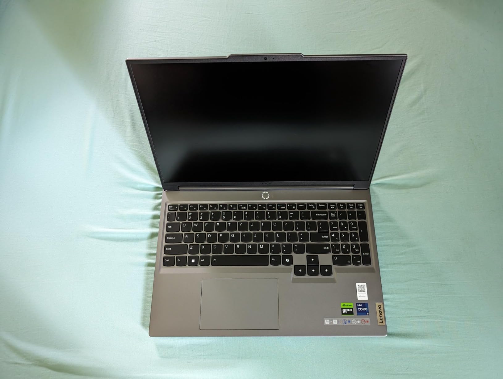 Lenovo Legion 5i, 16-inch Display, Intel Core i9-14900HX, NVIDIA GeForce RTX 4070, 32GB RAM, 512GB SSD, G-SYNC, Windows 11 Home, Luna Grey customer photo 1