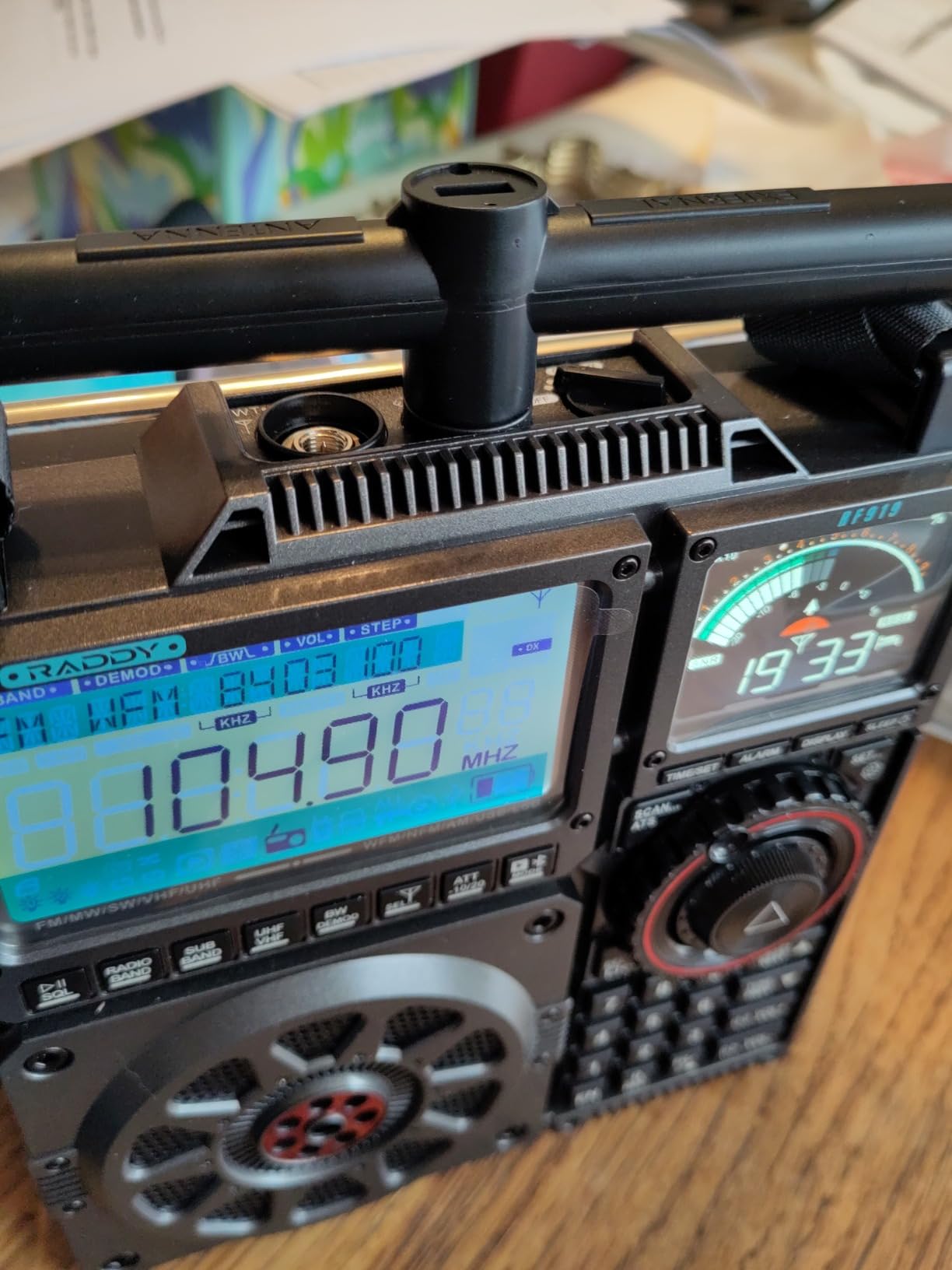 Raddy RF919 SSB Shortwave Radio Receiver, Full Band NOAA, Black | Antenna tuner, 3 external antenna ports, 5000mAh rechargeable battery, AIR/CB/UHF customer photo 1