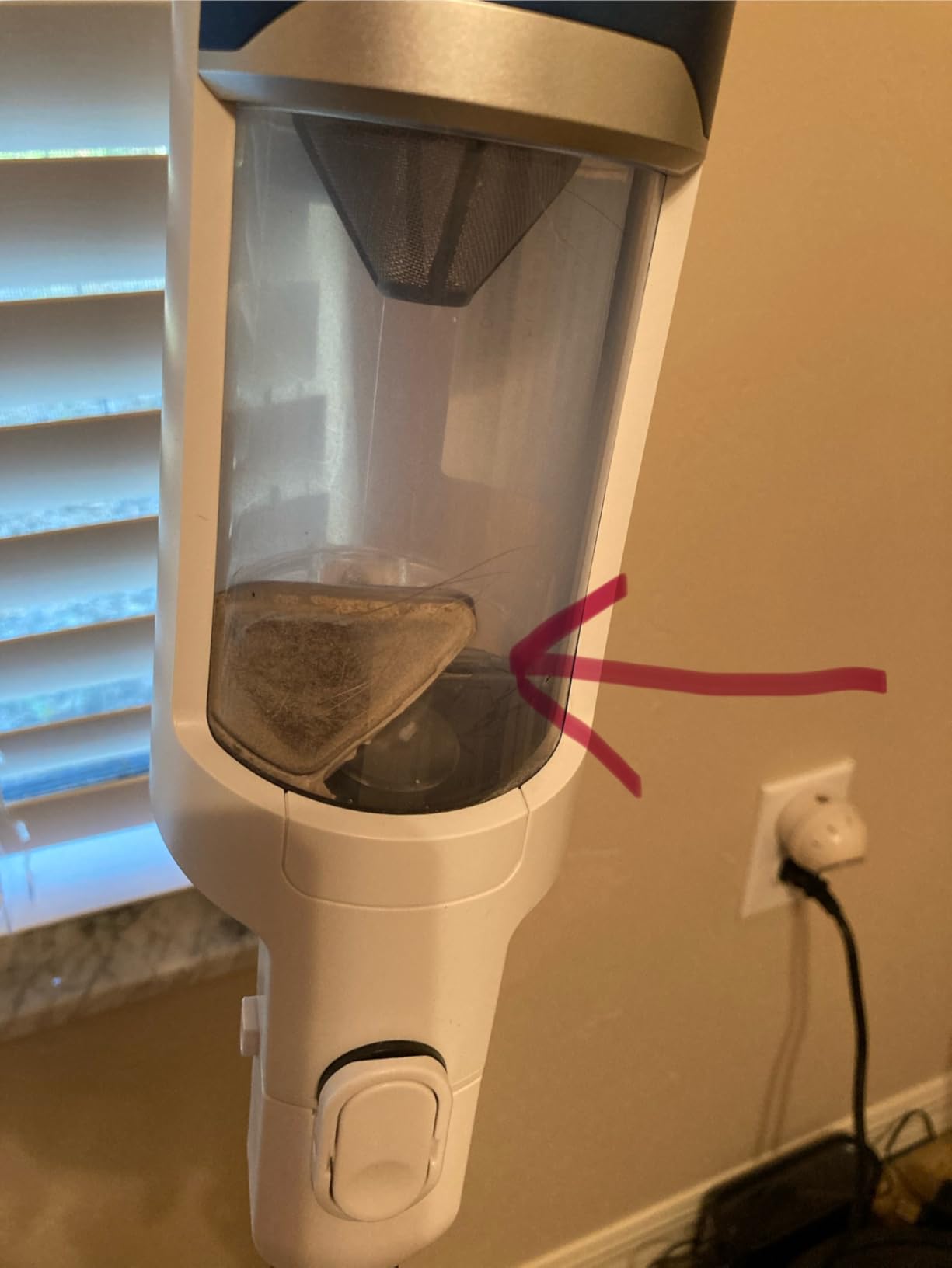 Shark Clean & Empty Cordless Stick Vacuum & Auto-Empty System | HEPA Filter | Lightweight, Portable, Rechargeable | Stick Vacuum for Pet Hair | Carpets & Hard Floors | 40-Min Runtime | White | BU3521 customer photo 1