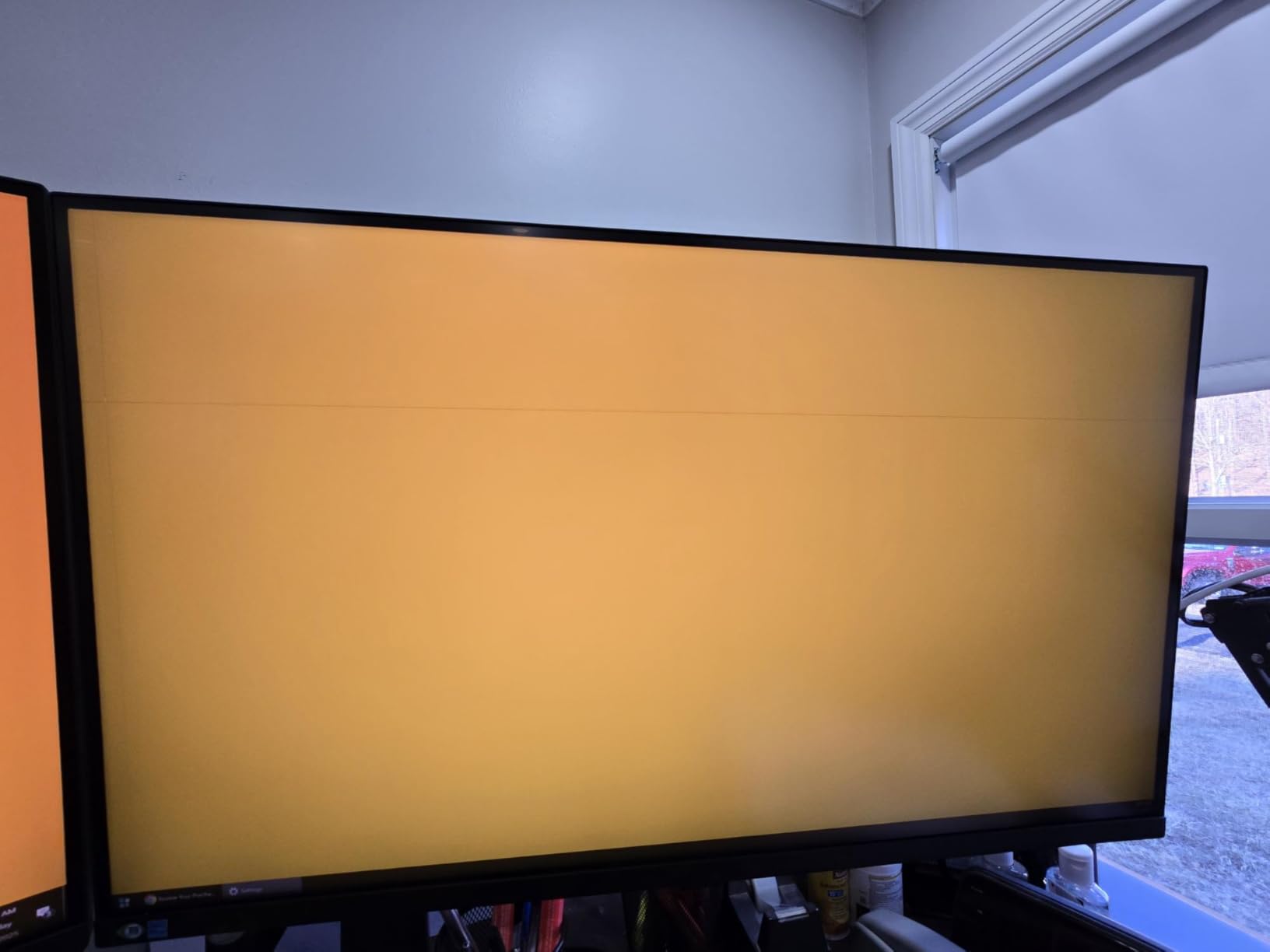 SAMSUNG 32-Inch ViewFinity S8 (S80UD) 4K UHD High Resolution Monitor with HDR10, USB-C, Height Adjustable Ergonomic Stand, Built-In KVM Switch, Advanced Eye Care, LS32D804UANXGO customer photo 1