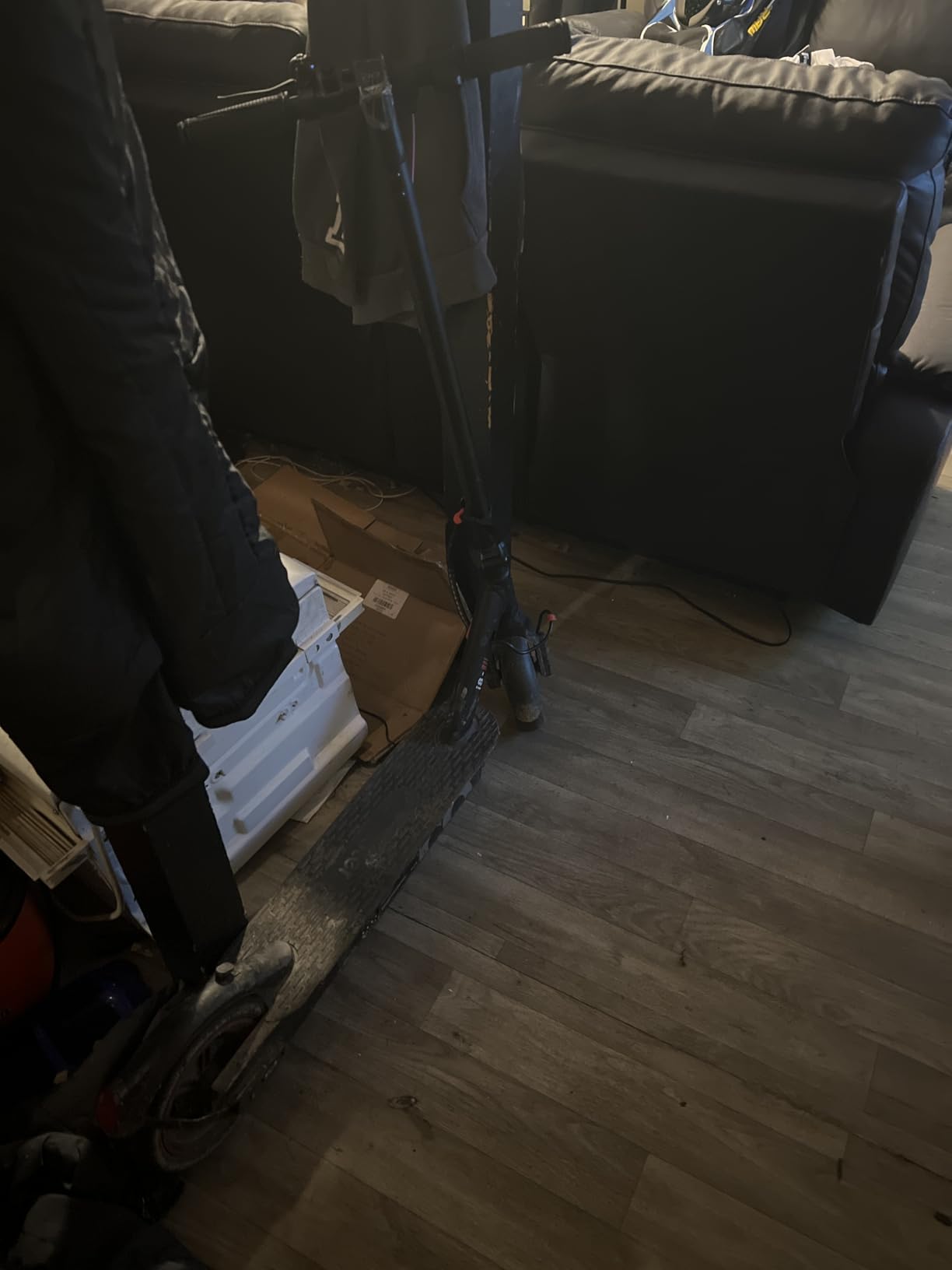 iScooter Electric Scooter for Adults, Foldable E-Scooter for Commuting | Cruise control, Smart App, dual braking, LED lights customer photo 1