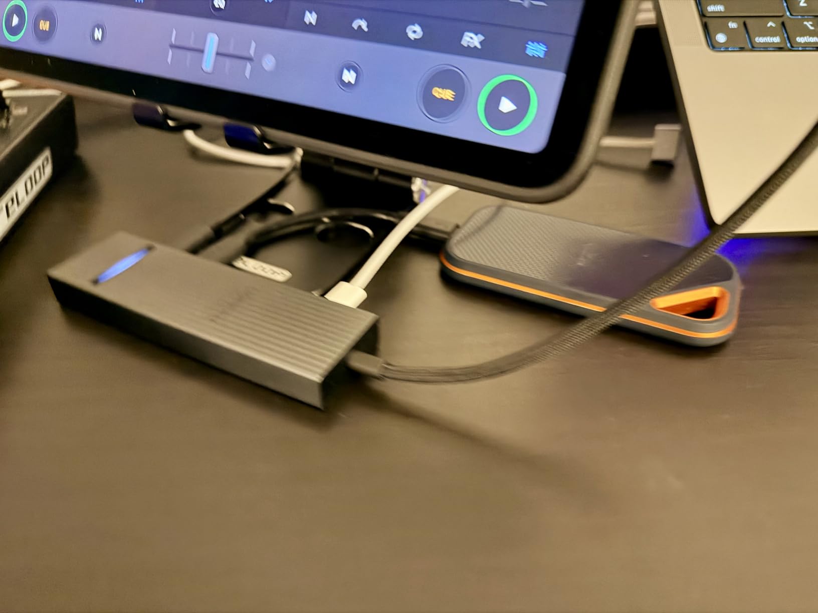 UGREEN Revodok Pro USB-C Hub 6 in 1 10Gbps 4K 60Hz HDMI, 100W Power Delivery for MacBook Neo/Pro/Air, iPad Pro, Thinkpad Rog Ally and More customer photo 1