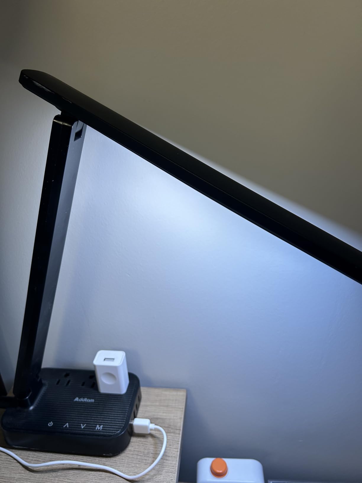 Addtam LED Desk Lamp, Power Strip with 3 Outlets 4 USB Charging Ports(2 USBC), 4 Modes 5 Level Brightness Touch Lamp, Small Desk Lamp for Home Office College Dorm Room Essentials customer photo 1