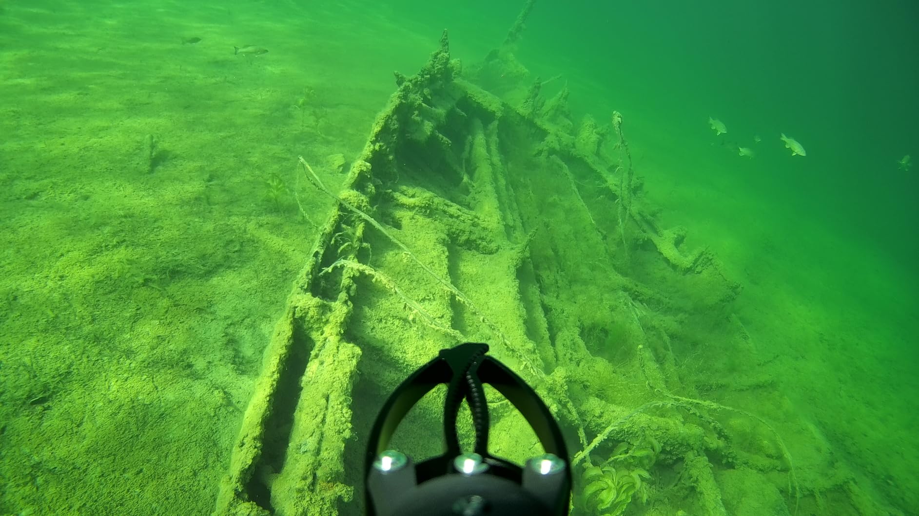 Underwater Drone, Mini S Submarine Drone with 4K+EIS Image Stabilization Camera for Real-Time Viewing, Depth & Temperature Data, Direct-Connect Remote Controller, 330ft Dive, Portable ROV customer photo 1