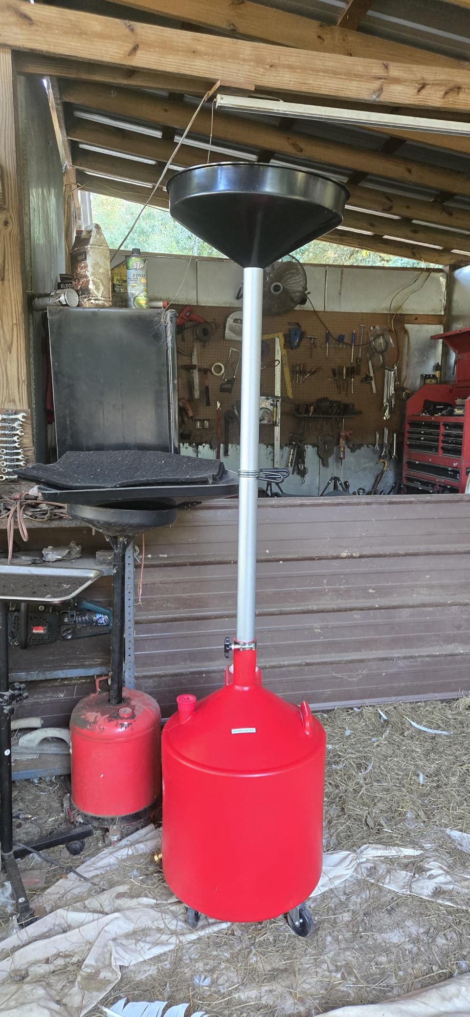 VEVOR Oil Drain Container, 20 Gallon Waste Oil Drain Tank, Portable Oil Lift Drain Pan Air Operated Drainer customer photo 1