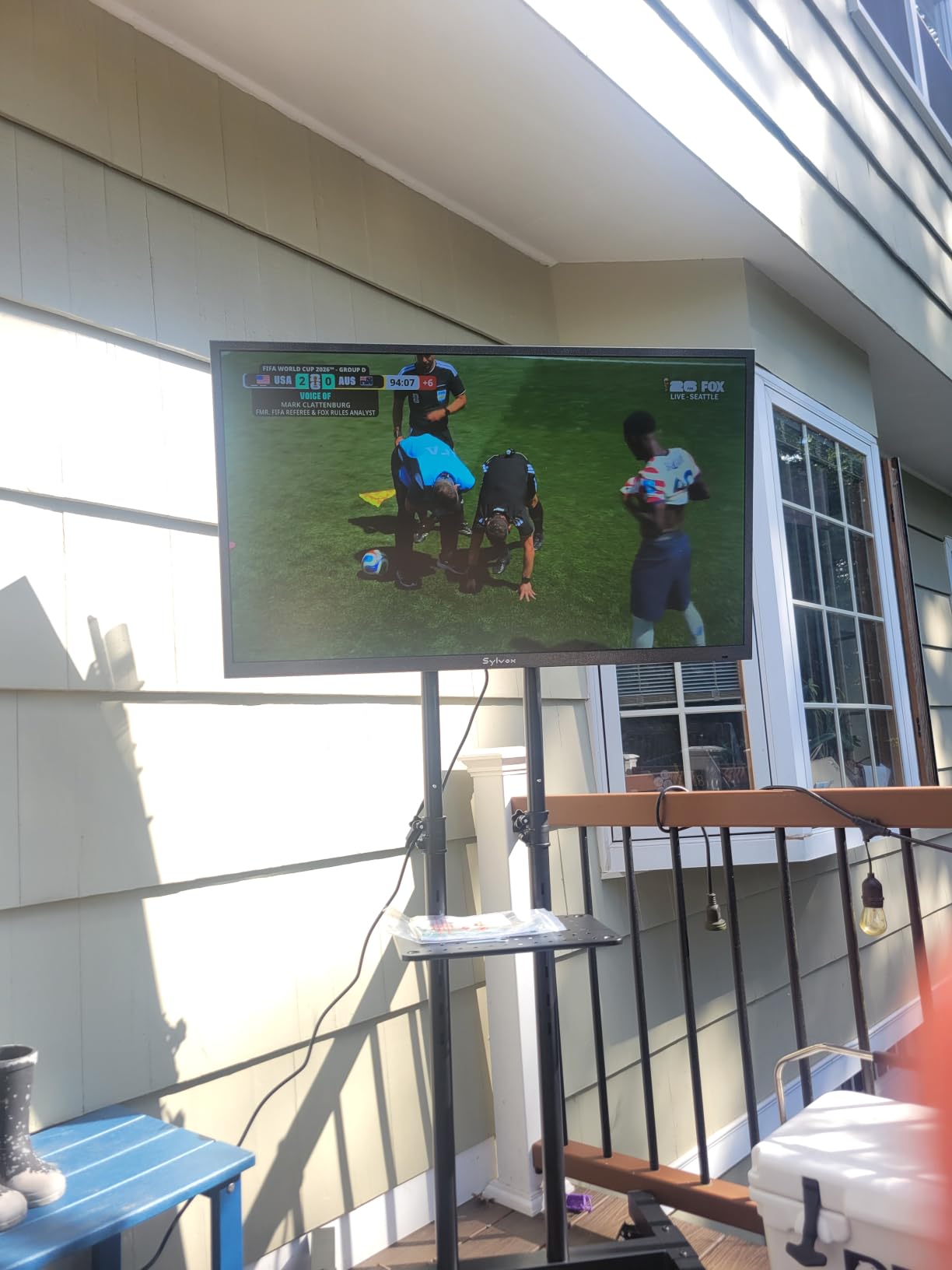 SYLVOX Outdoor TV, 43 inch Smart TV Waterproof Outdoor TVs, 4K Weatherproof Television for Outside, Support Google Assistant, Chromecast, 1000 nit Brightness Partial Sun (Deck Pro 3.0) customer photo 1