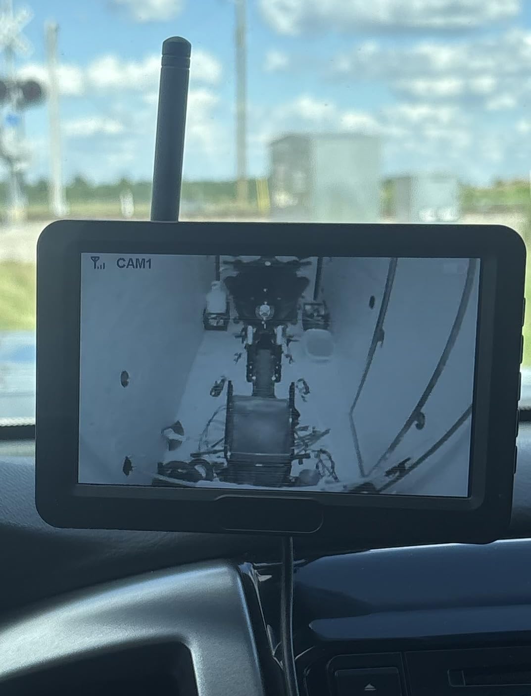 Magnetic Solar Wireless Backup Camera with 5