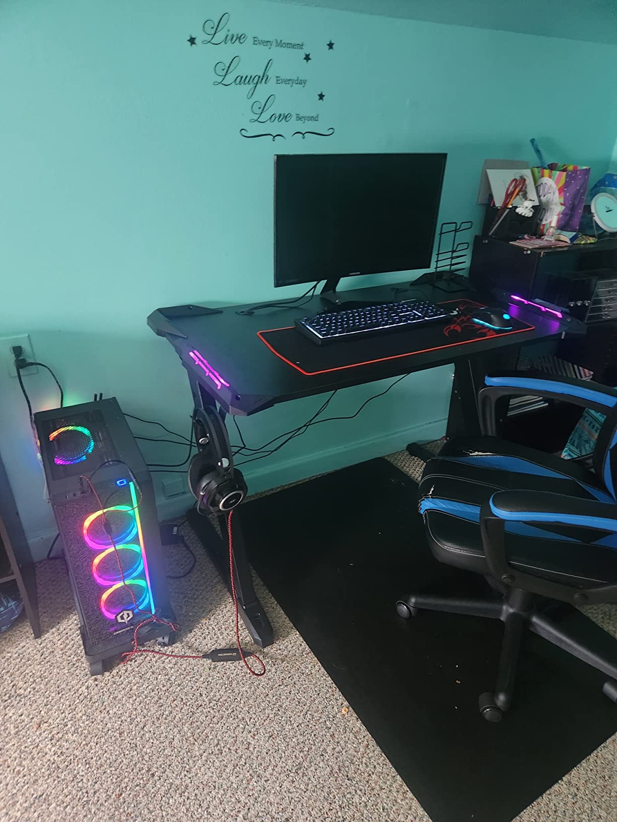 EUREKA ERGONOMIC Gaming Desk with LED Lights Home Office RGB Table, Small Gaming Desk, Computer Table, Black customer photo 1