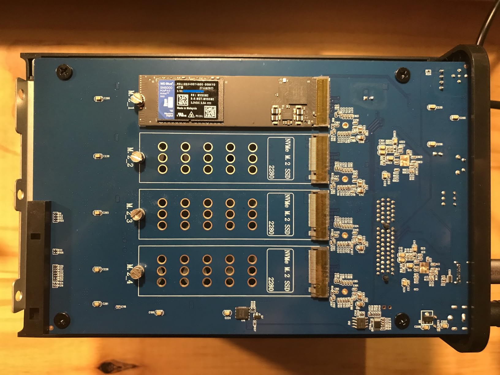 TERRAMASTER D8 Hybrid HDD NVMe Enclosure 4 HDD + 4 NVMe SSD (Diskless) | USB 3.2 Gen 2 10Gbps Type C, USB Storage, Exclusive 4+4 Hybrid Disk Array (Diskless) customer photo 2